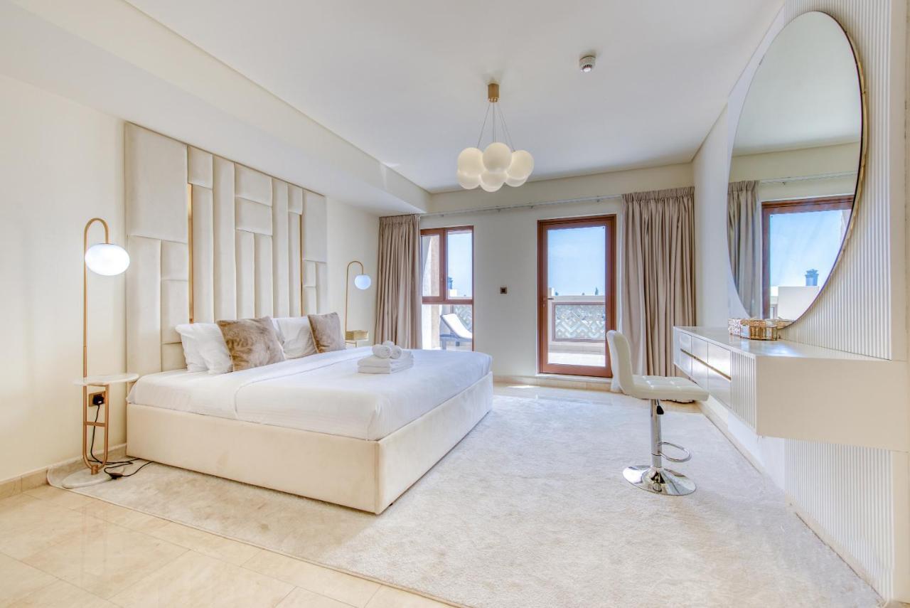 Maison Privee - Luxury Palm Penthouse With Beach & Sea View Apartment Dubai