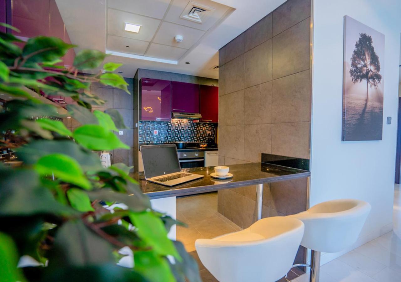 Nasma Luxury - Cayan Tower Apartment Dubai