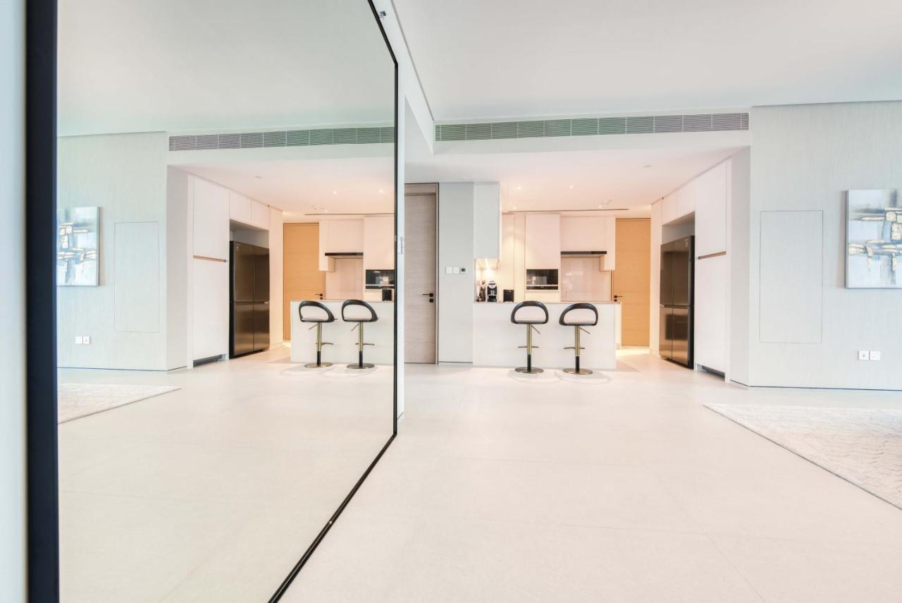 Apartment Maison Privee - Exclusive 4br And Maid Beachfront W Front-row Sea Views At Address Jbr *