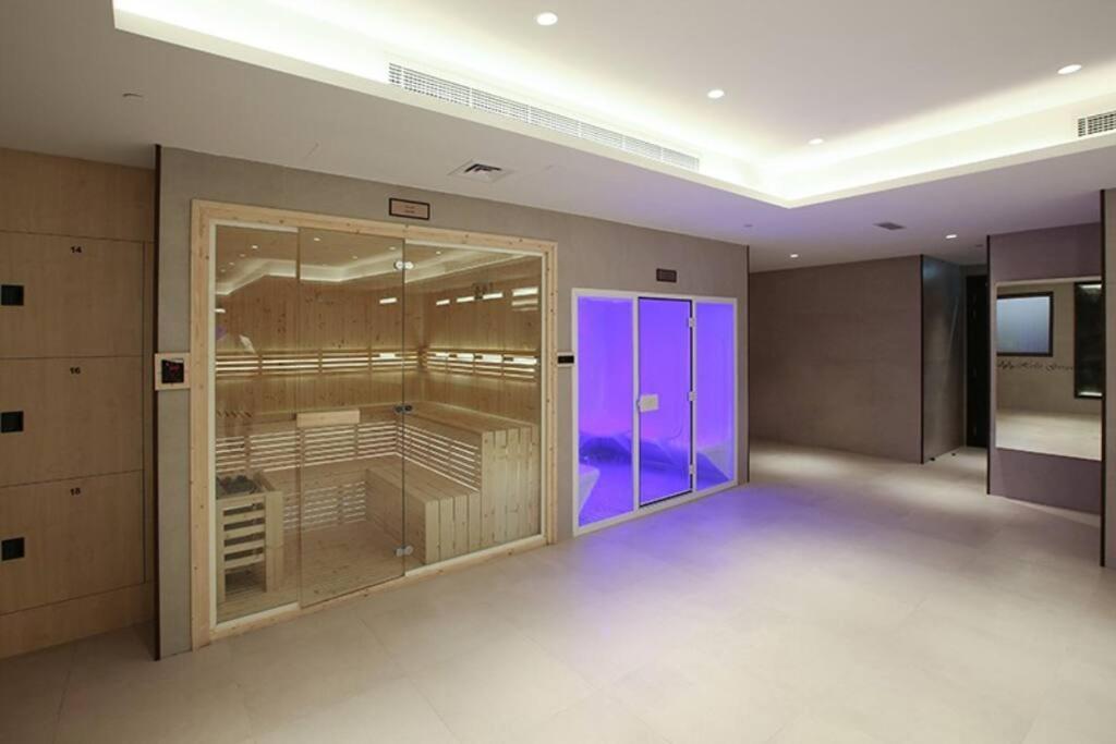 Amazing Studio In Downtown With Burj Khalifa View * Dubai
