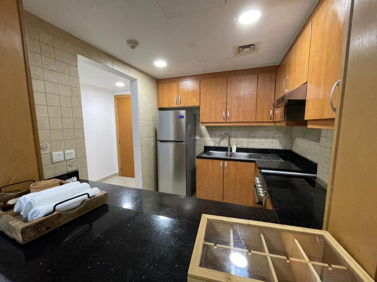 Metro Premium Location Lovely 2 Bedroom In Jlt Dubai