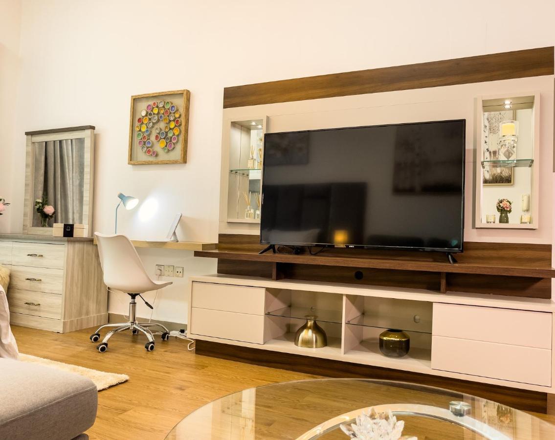 Luxury Close To Jbr Beach&yacht Club&metro-available Airport Shuttle Apartment *