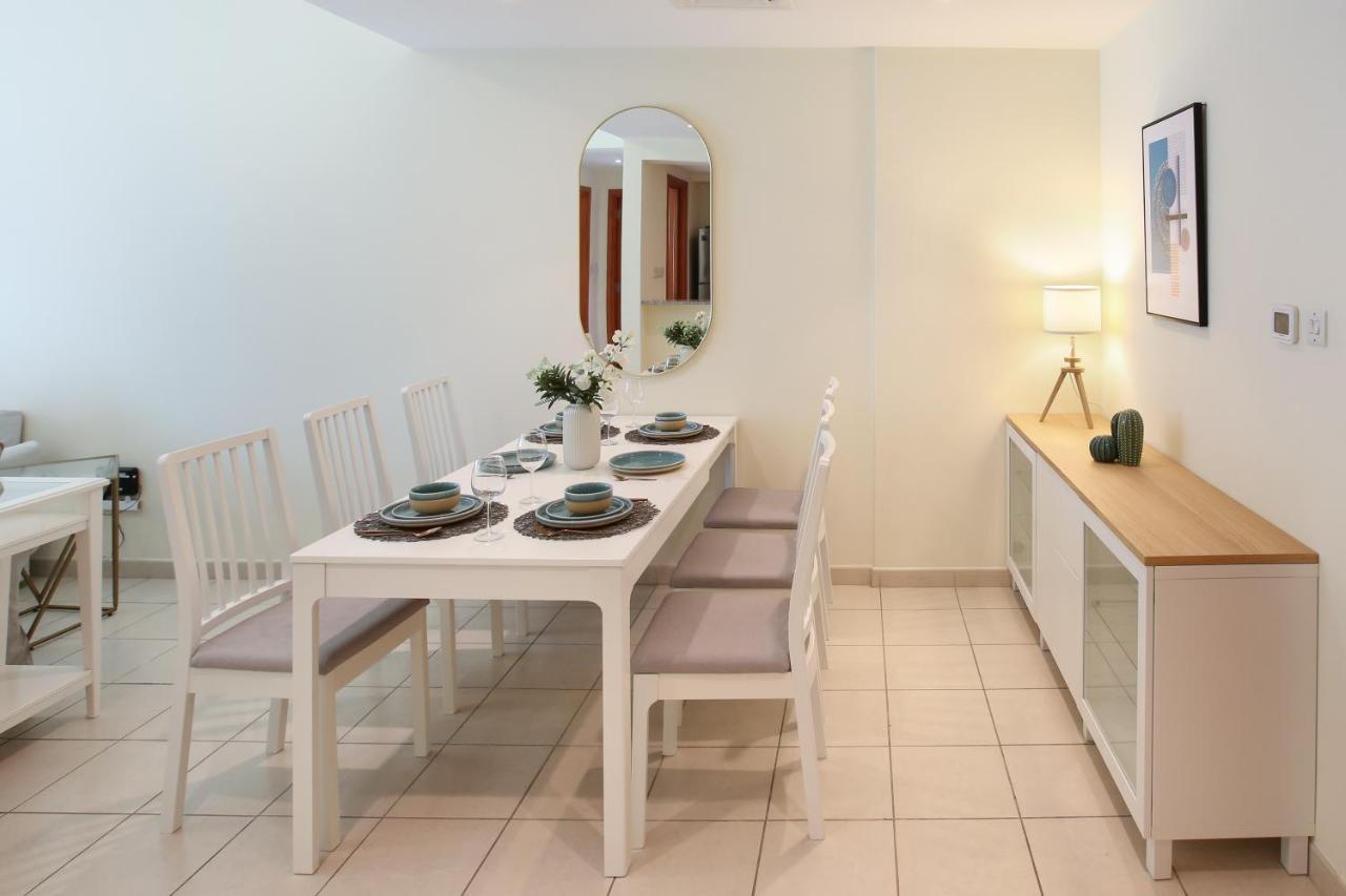 Apartment Koala & Tree - Luxurious 1br In The Greens, Stays Up To 4 !!