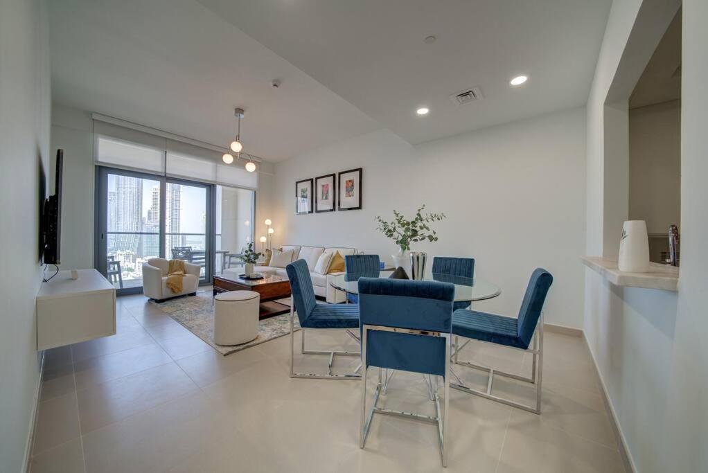 Burj Khalifa View - 2br And Maid - Downtown Apartment *