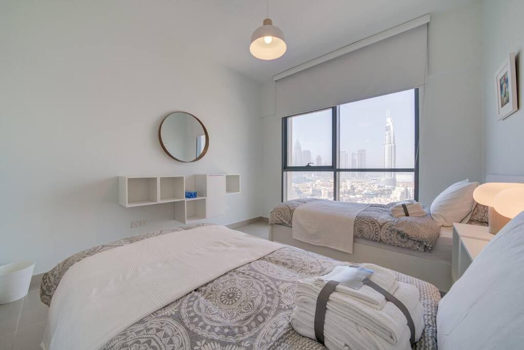 Burj Khalifa View - 2br And Maid - Downtown Dubai