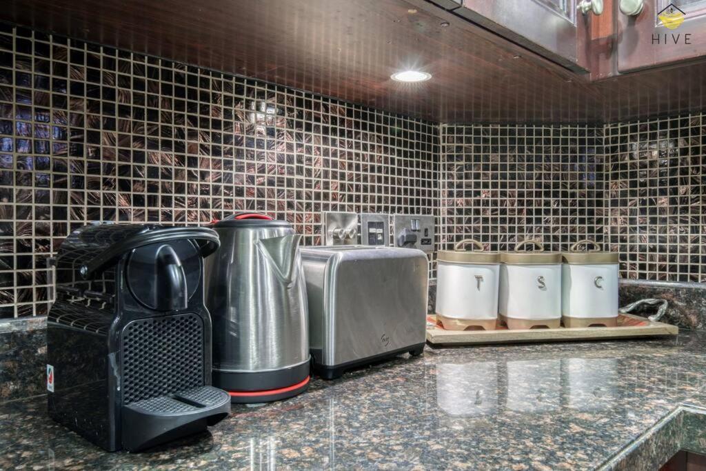 Cosy 1 Bed In Yansoon 3, Downtown Apartment *