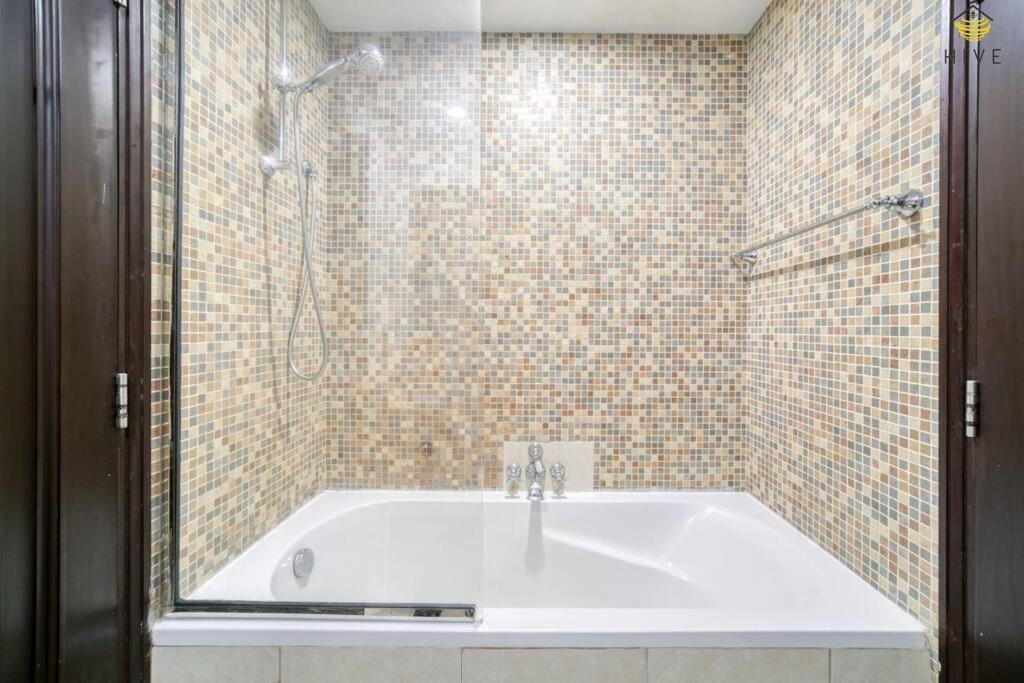 Cosy 1 Bed In Yansoon 3, Downtown Dubai