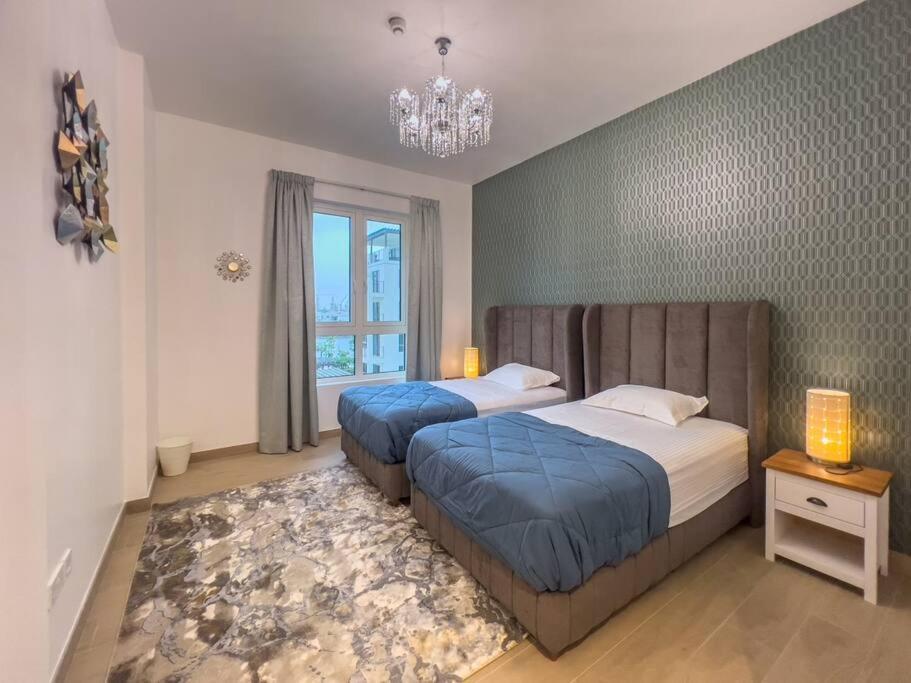 Lovely 2-bedroom Vacation Near *