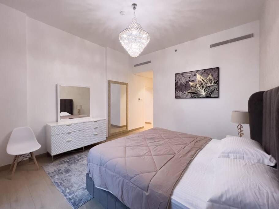 Holiday home Lovely 2-bedroom Vacation Near *