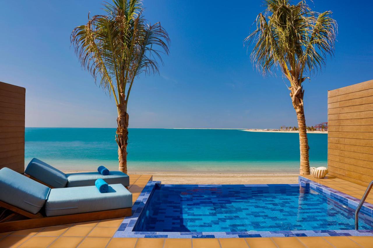 Anantara World Islands Resort