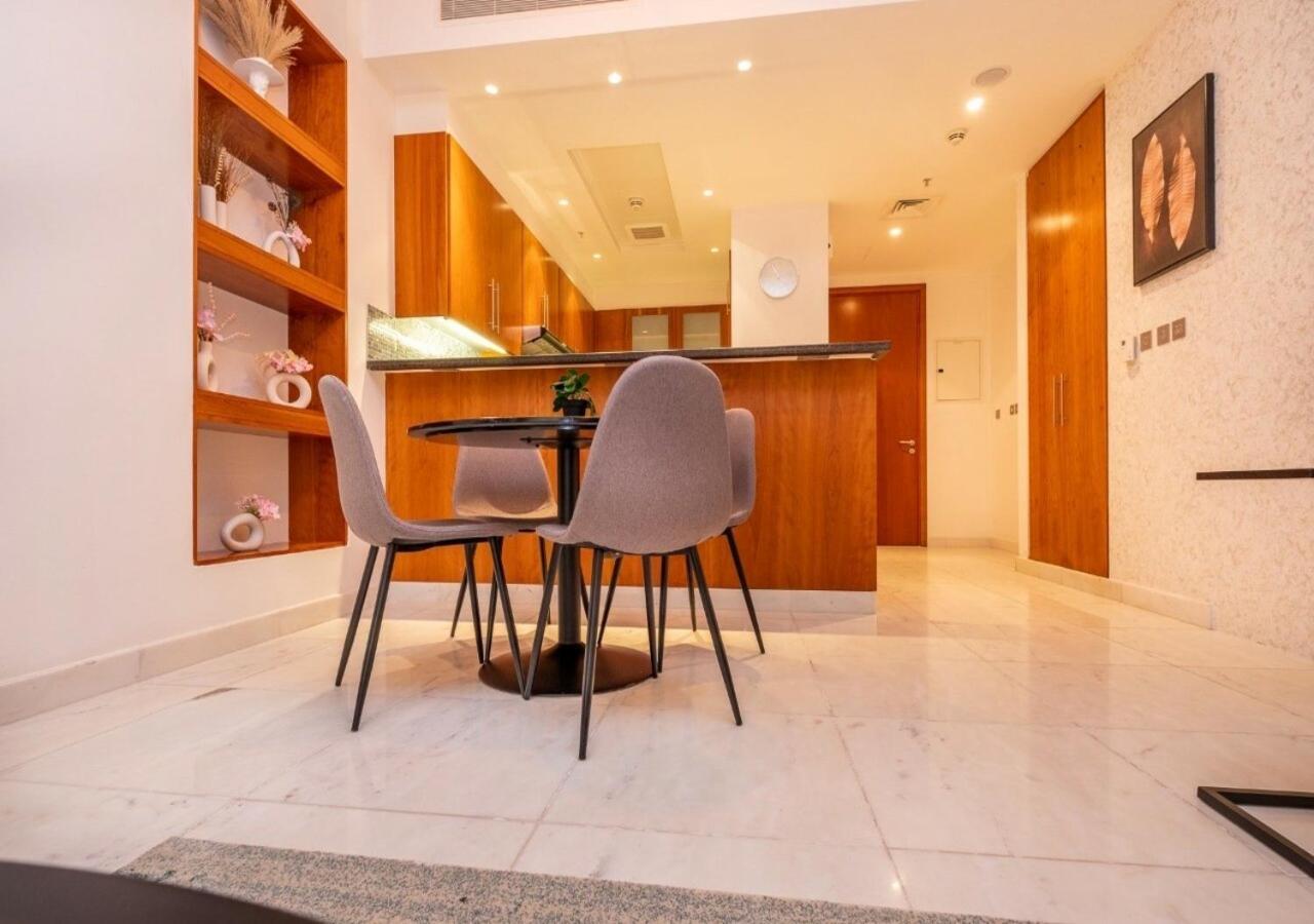 Hometown - Cosy 1 Bedroom With Brand New Furniture In Difc Dubai