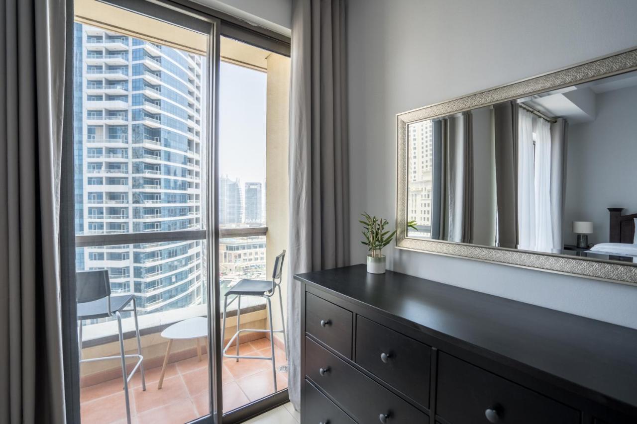 Higuests - Artistic Waterfront Apt, Perfect For Lovers Apartment Dubai