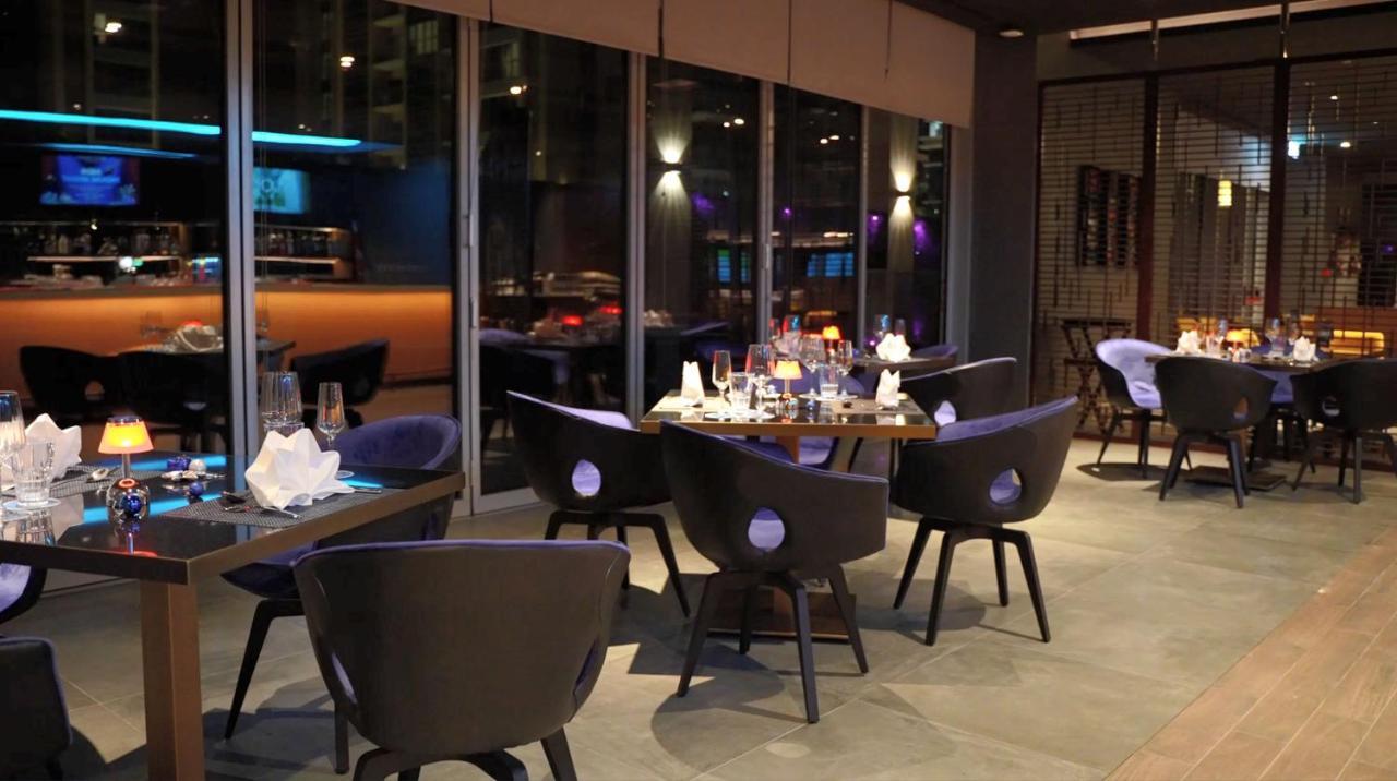 Hotel Novotel Dubai Gold District 4*