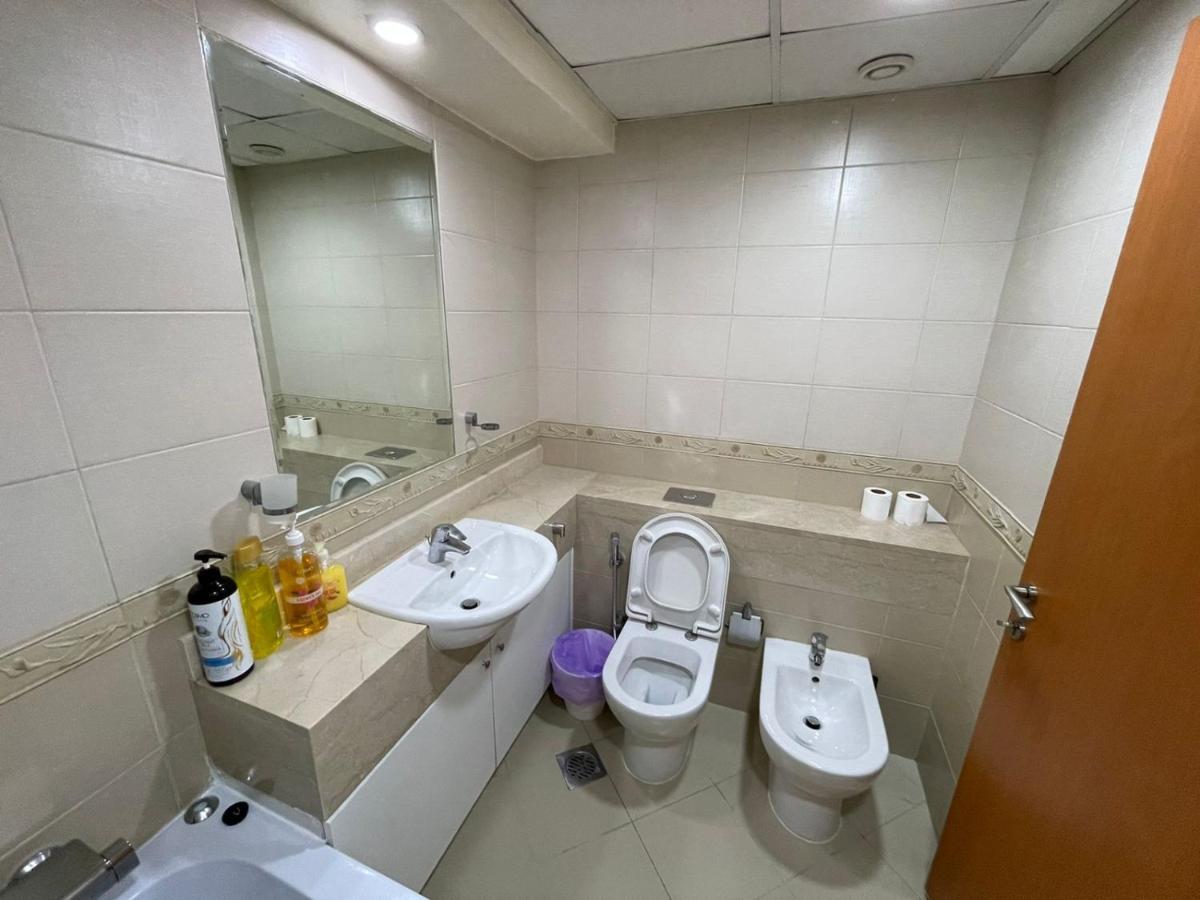 Metro Premium Location Lovely 2 Bedroom In Jlt Apartment Dubai