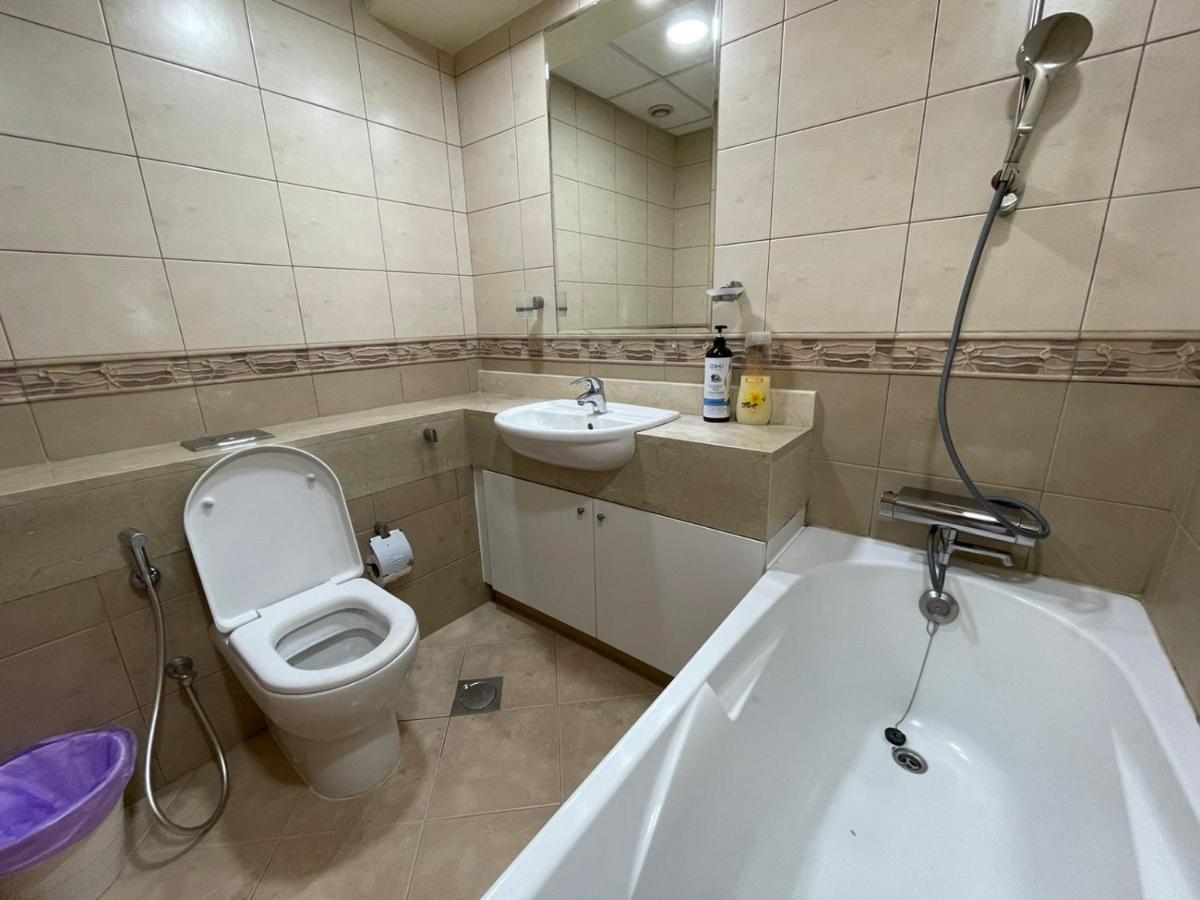 Metro Premium Location Lovely 2 Bedroom In Jlt Apartment