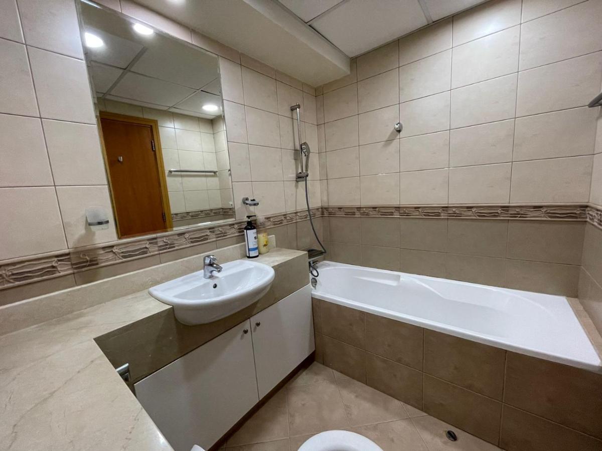 Metro Premium Location Lovely 2 Bedroom In Jlt Apartment Dubai