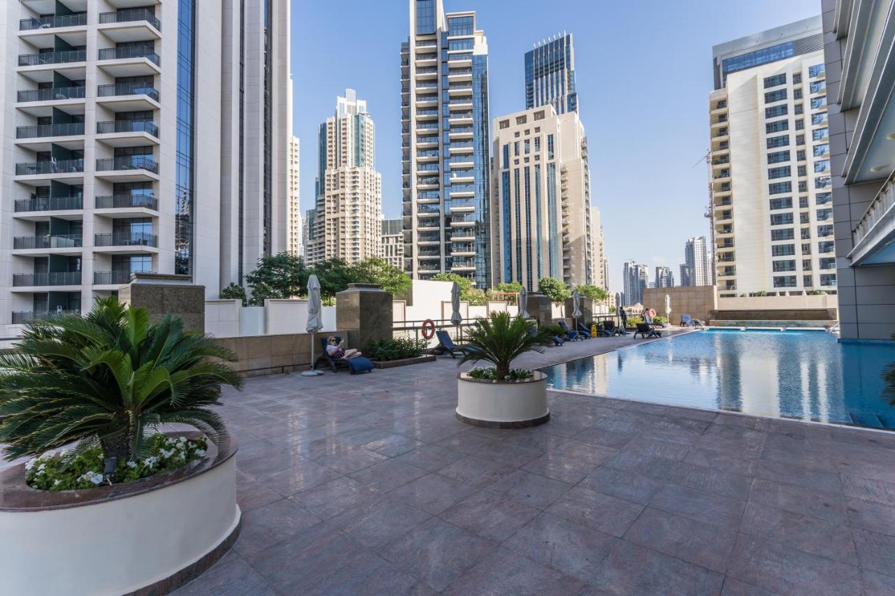 Higuests - Royal 2br With Balcony Near Burj Khalifa Dubai