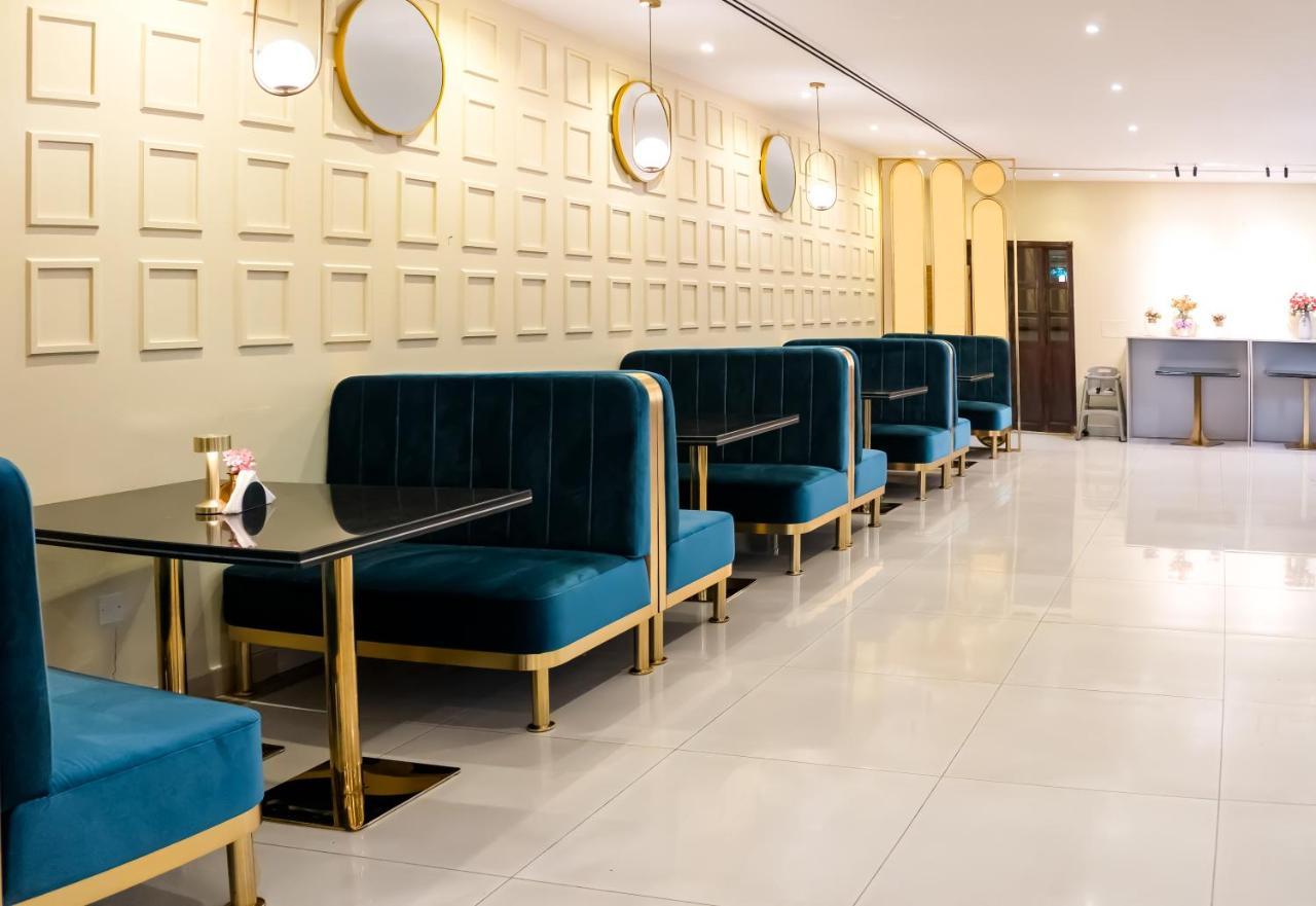Howard Johnson Plaza By Wyndham Deira Hotel Dubai