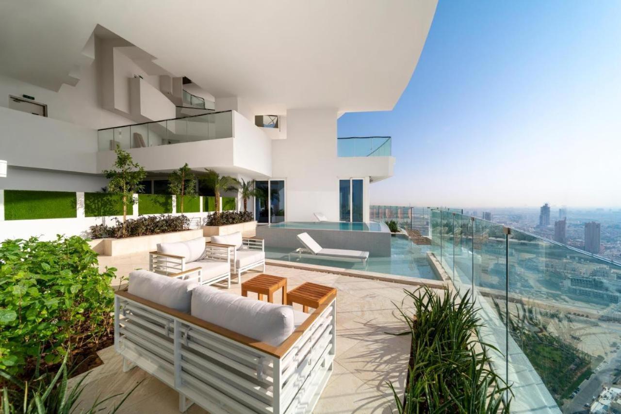 Apartment Five Sky In Jvc With Private Pool