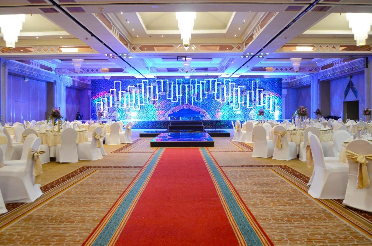 Millennium Plaza Downtown Aparthotel 5*