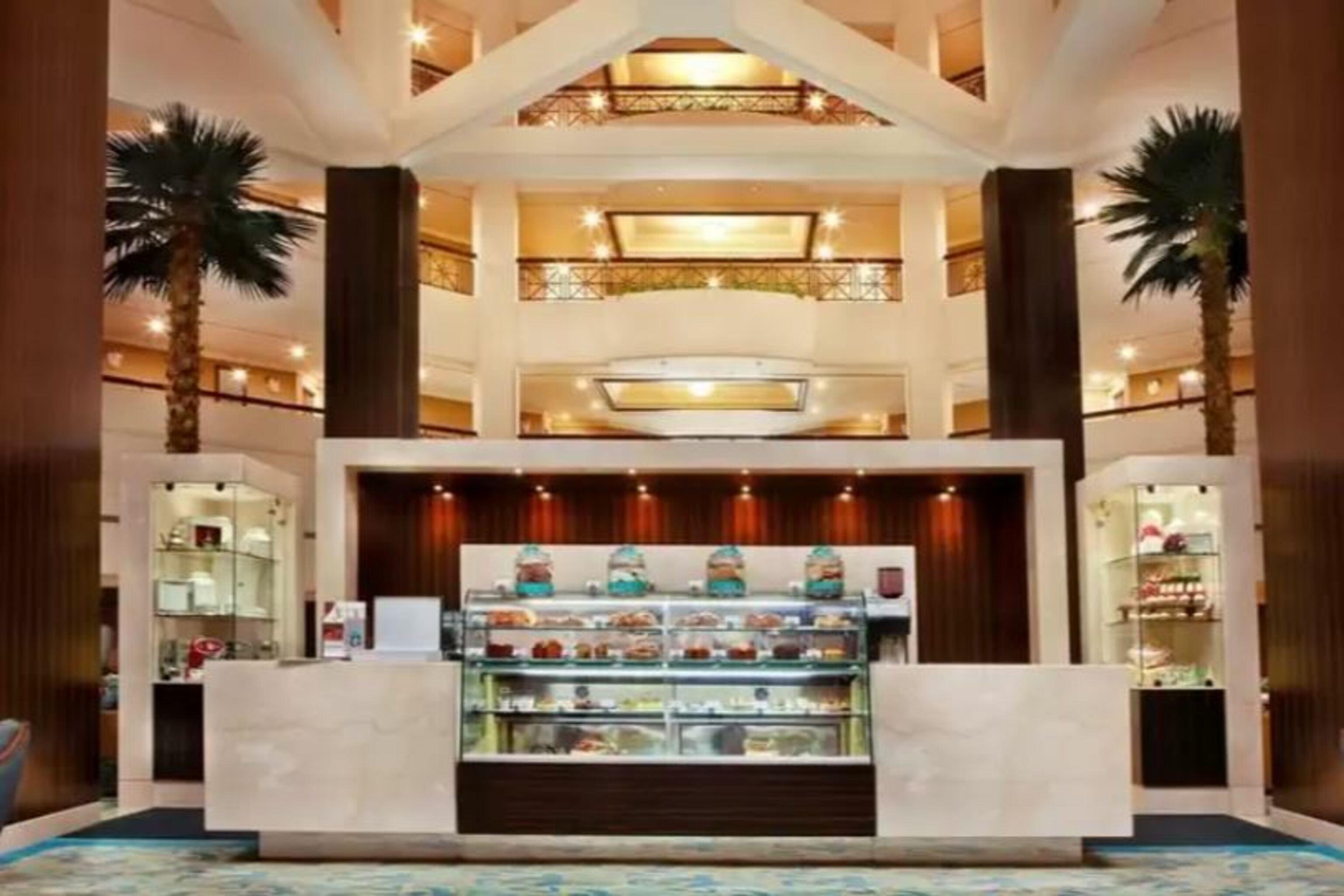 Hotel Moevenpick Grand Al Bustan
