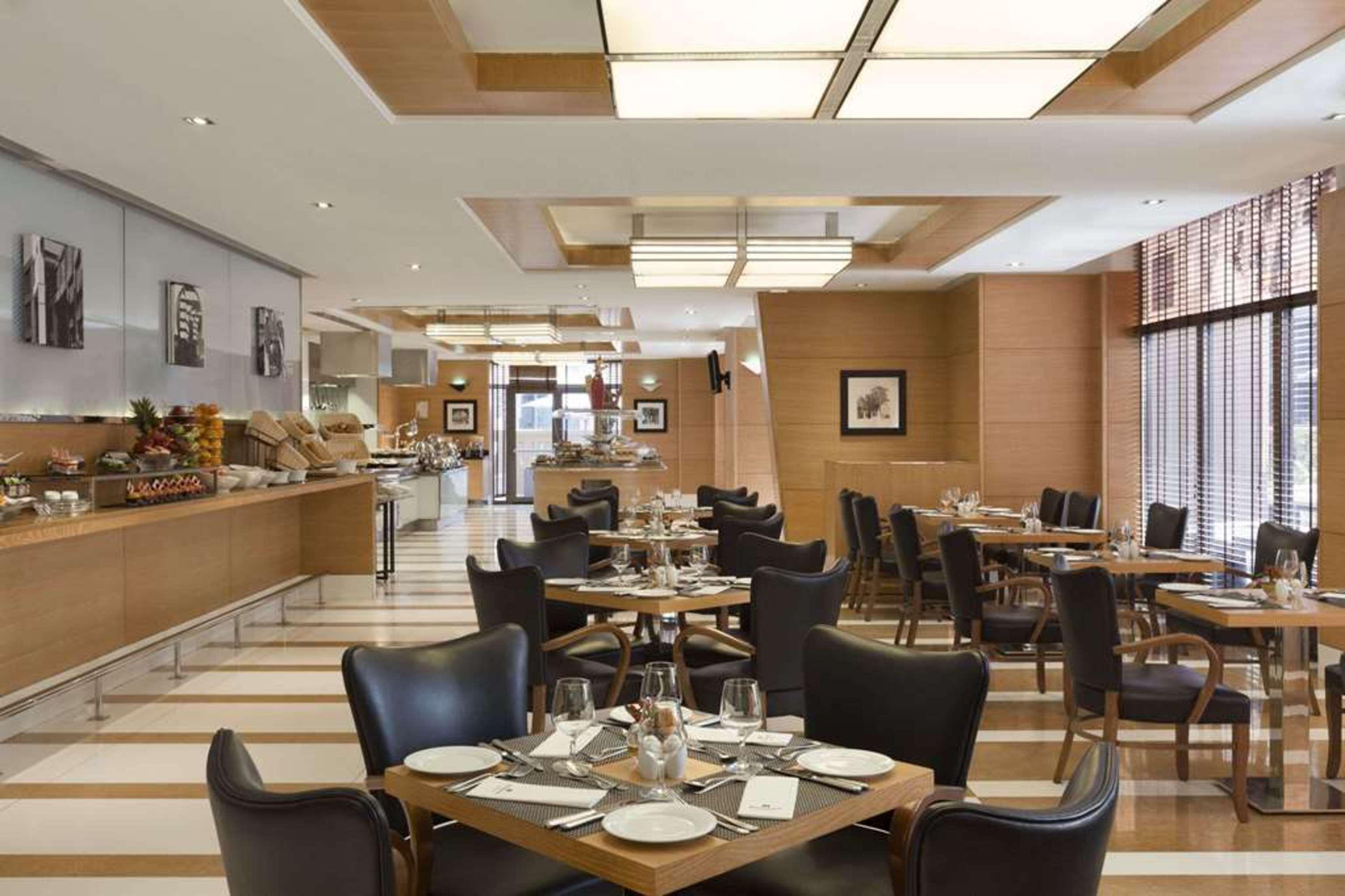 Hotel Delta By Marriott Jumeirah Beach, 4*