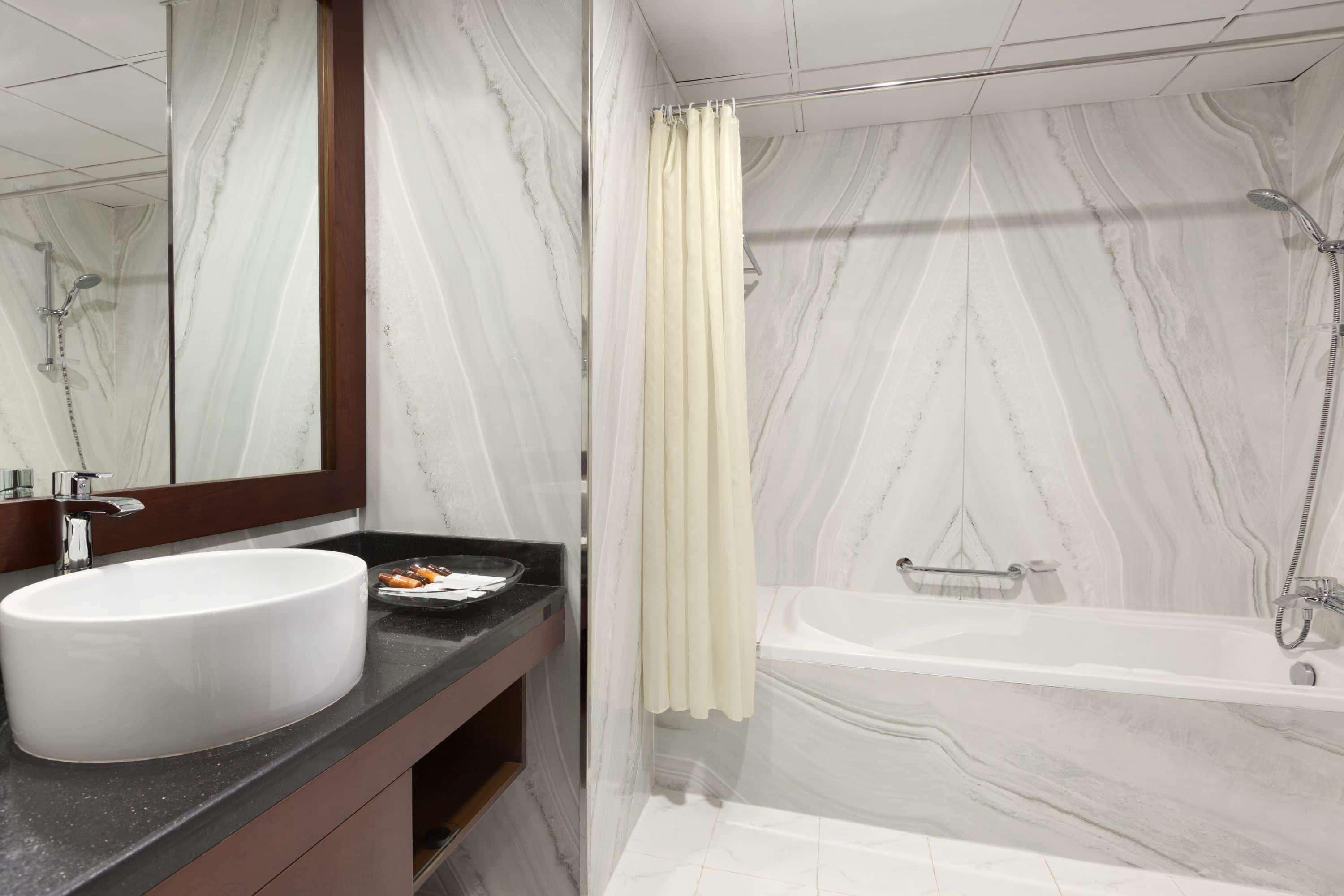 Howard Johnson Bur 3*