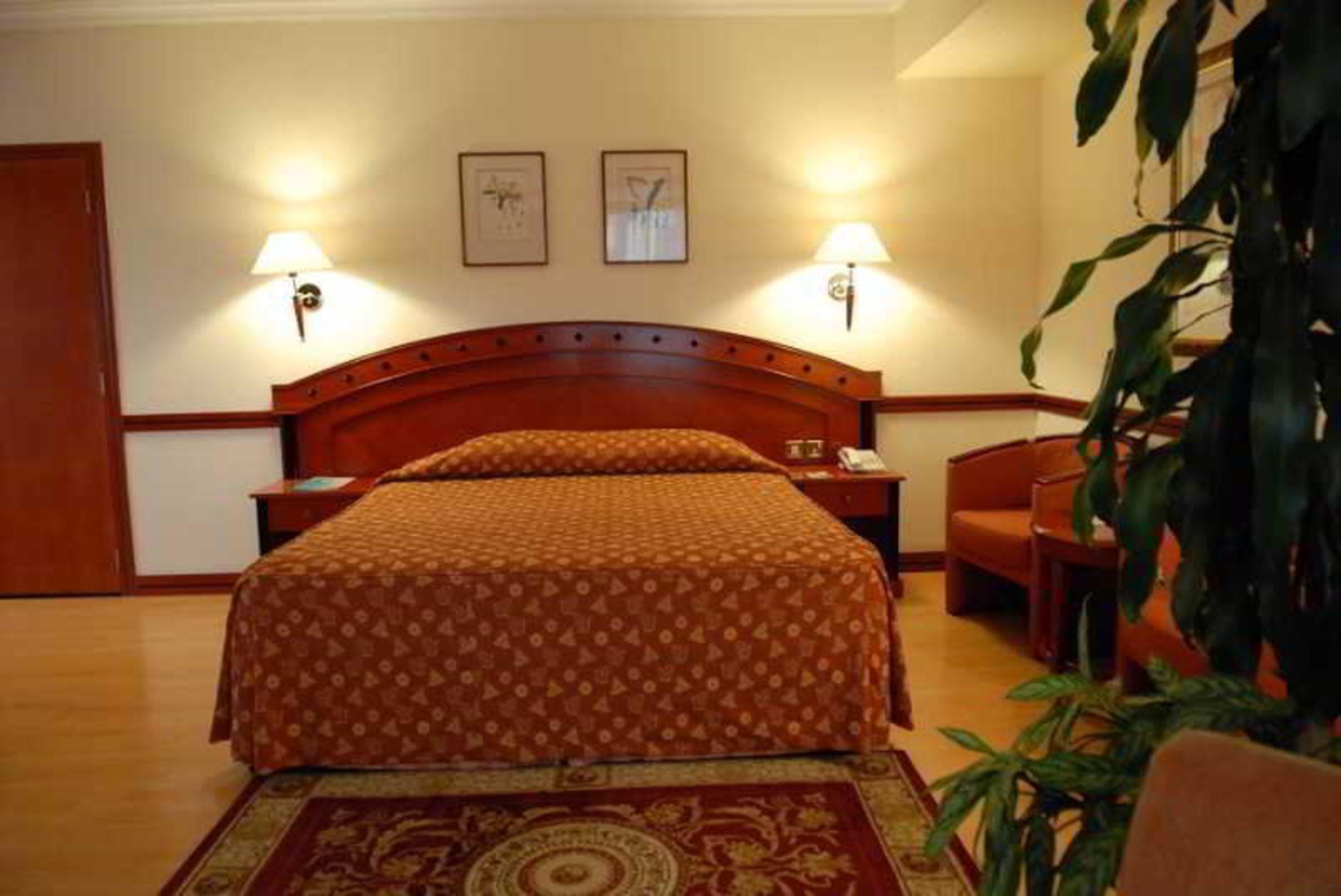 Palace 3*