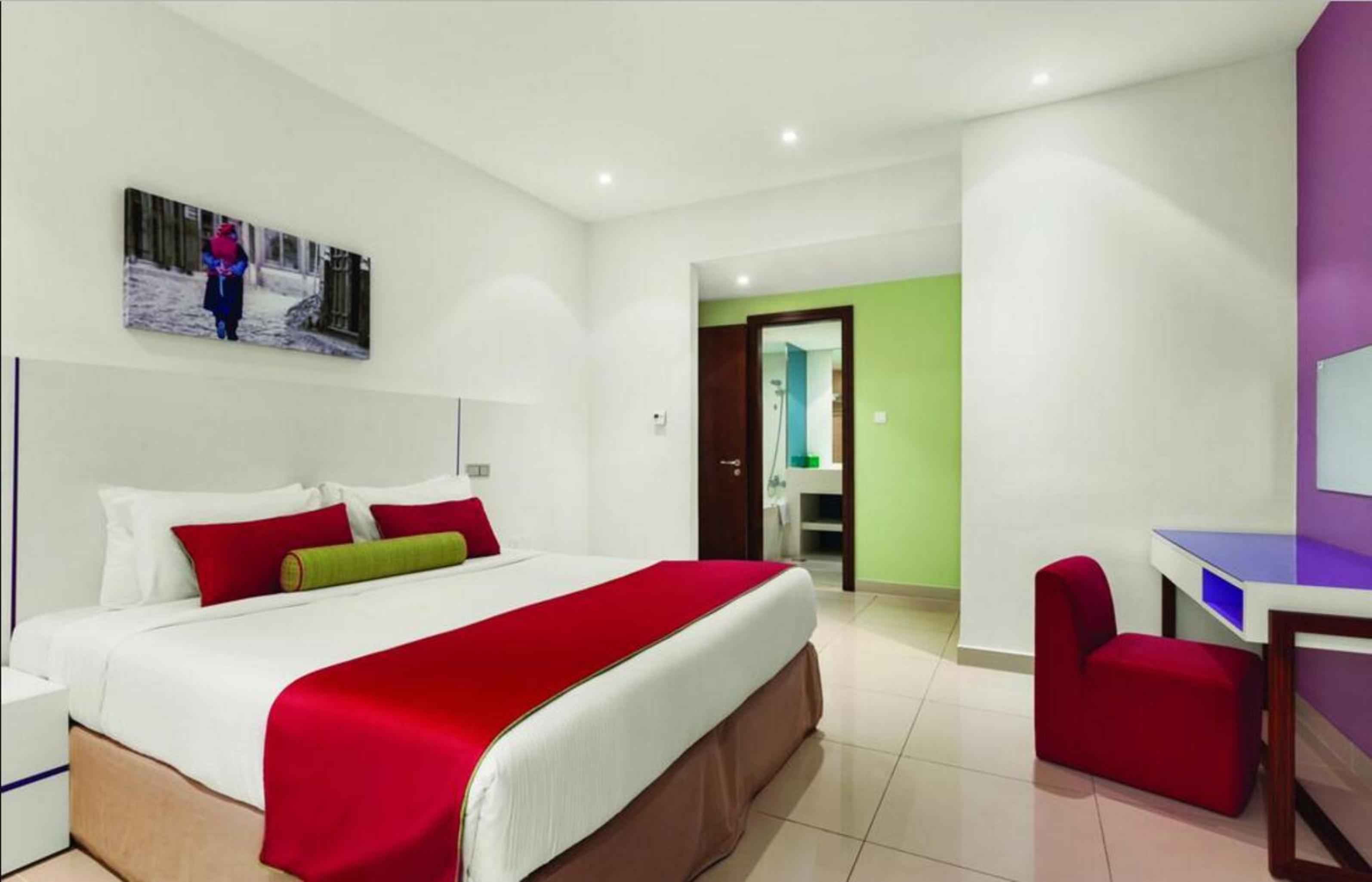 Ramada Hotel, And By Wyndham Jbr 4*
