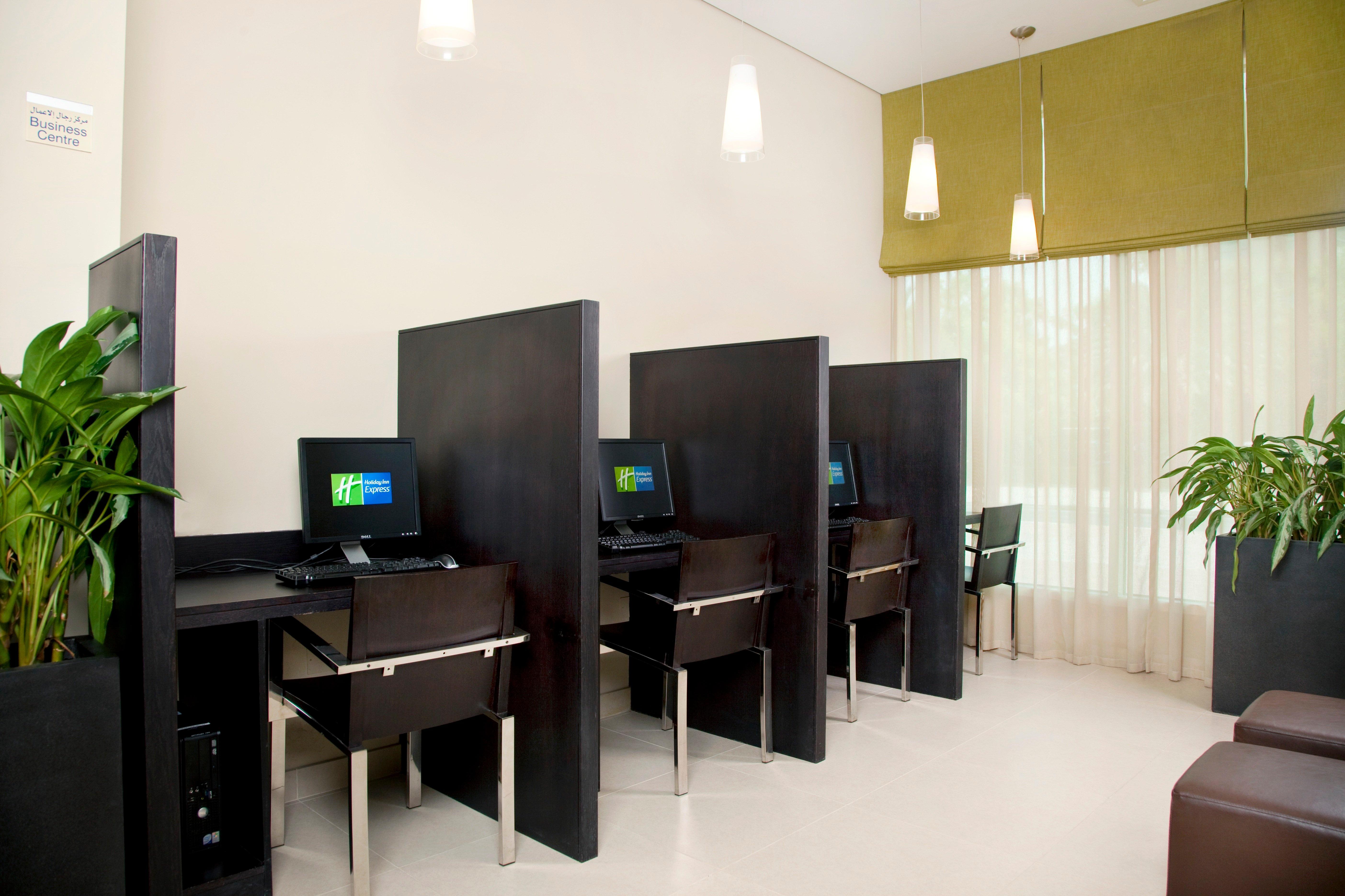 Hotel Express Safa Park By Ihg 3*