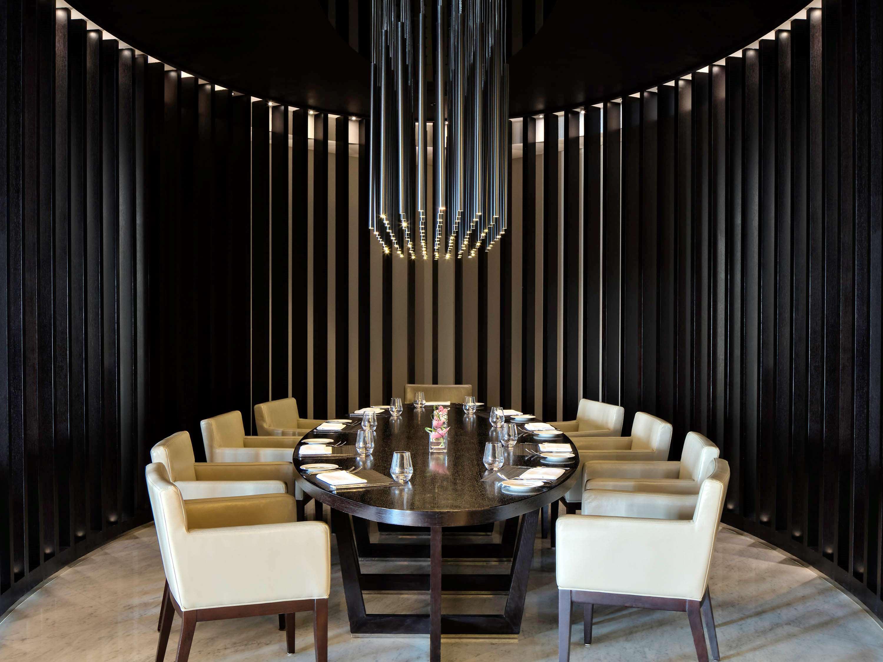 Hotel Pullman Creek Centre 5*