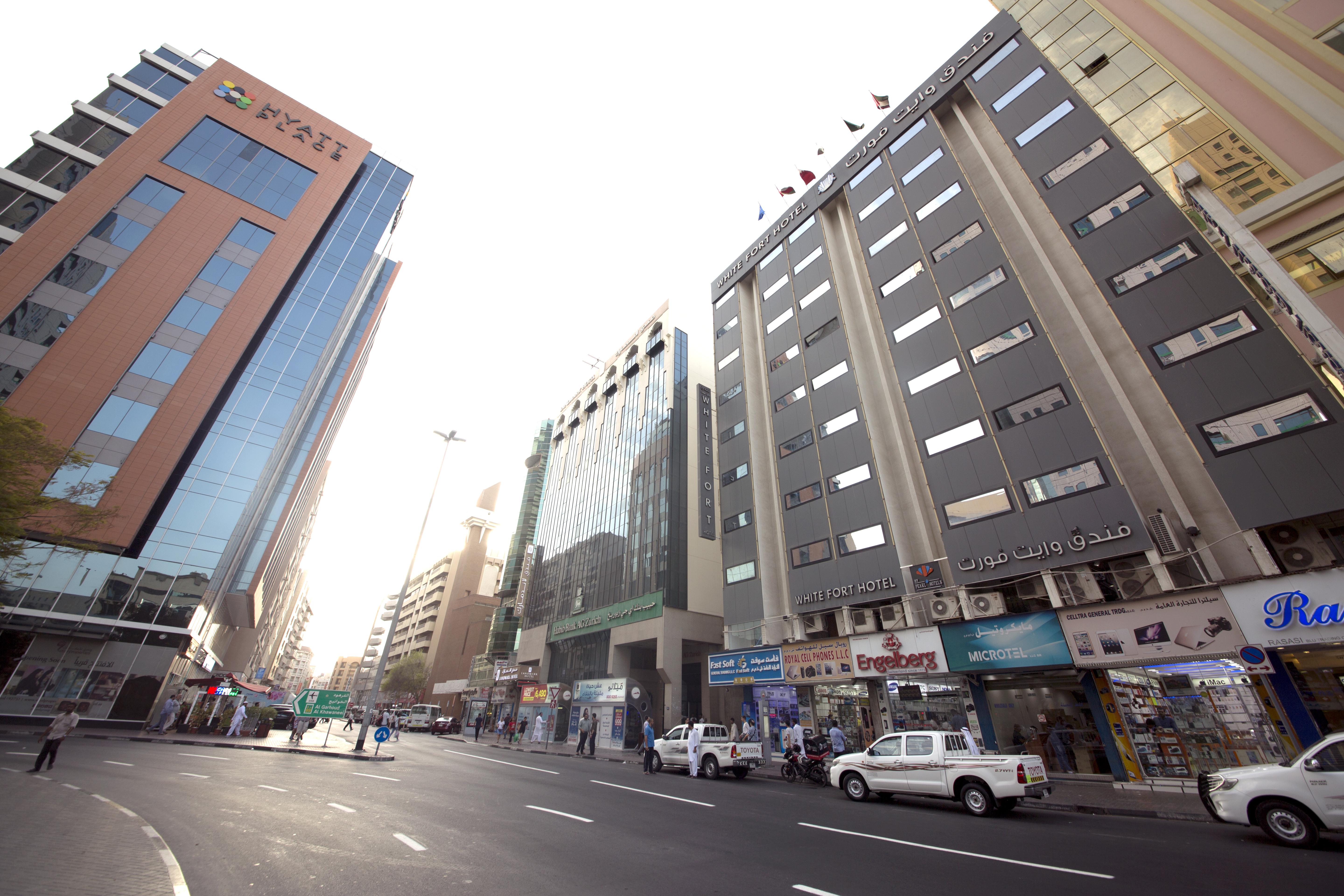 Hotel White