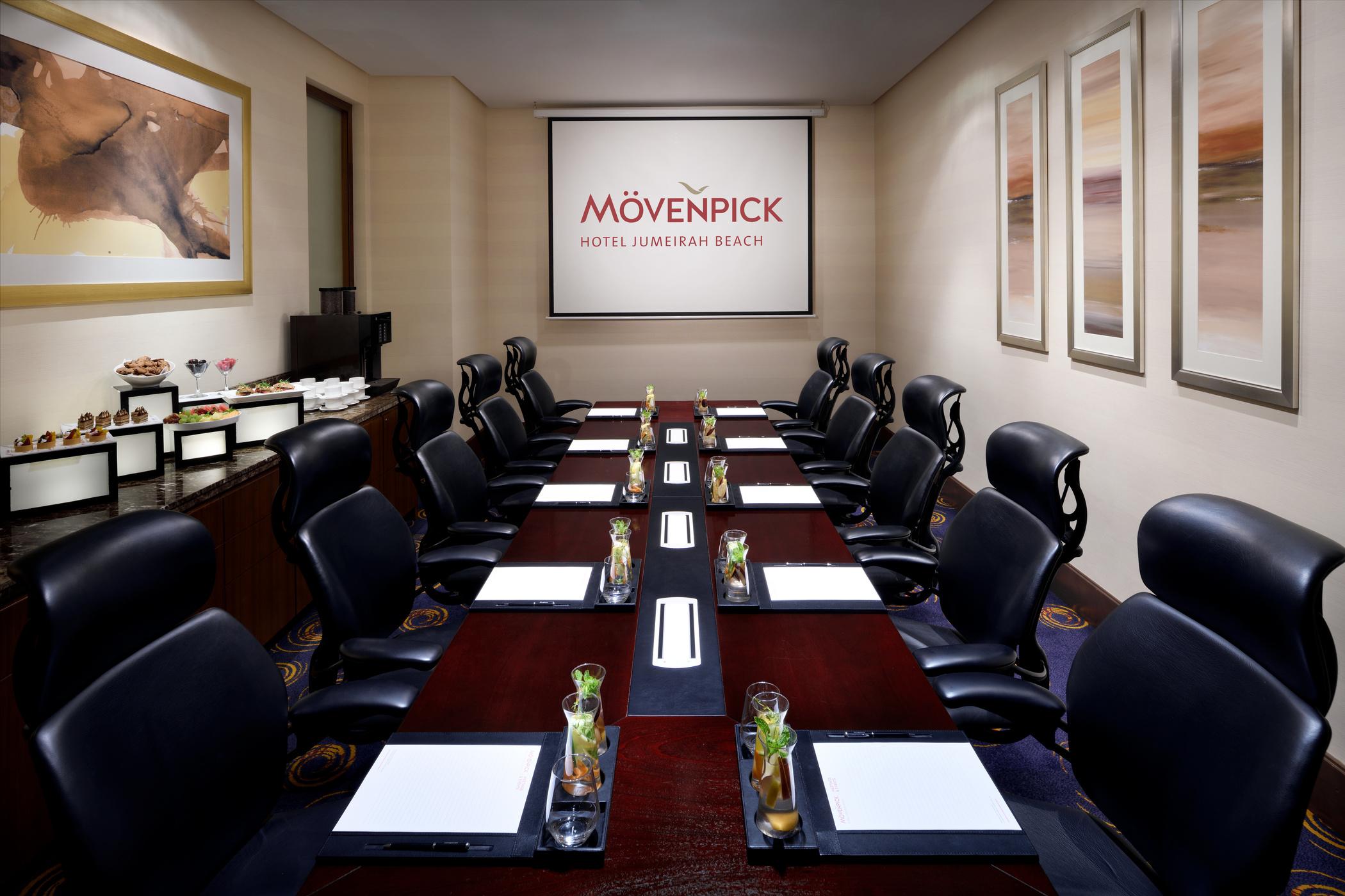 Hotel Moevenpick Jumeirah 5*