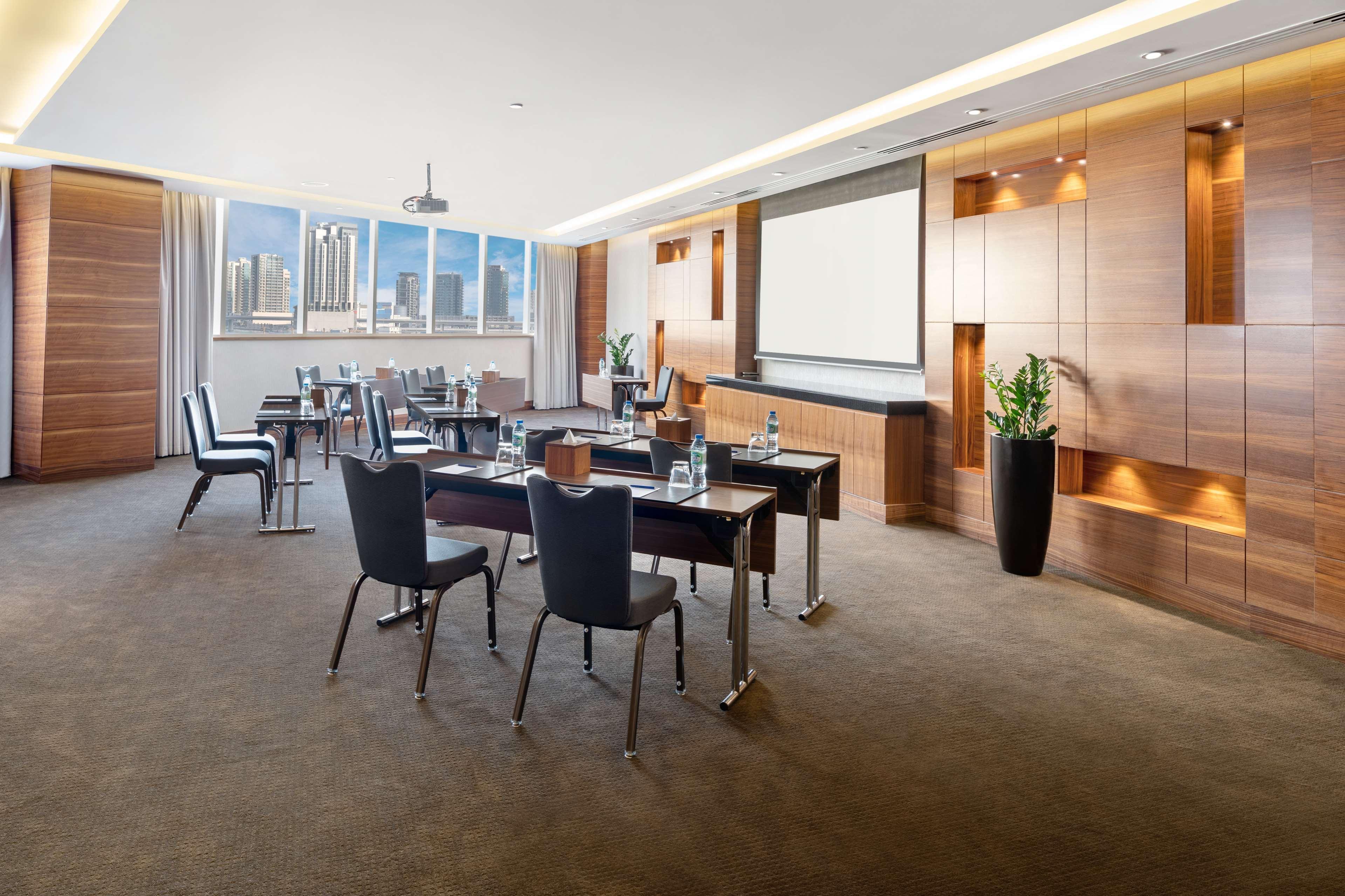 Hotel Radisson Blu Hotel, Waterfront Dubai