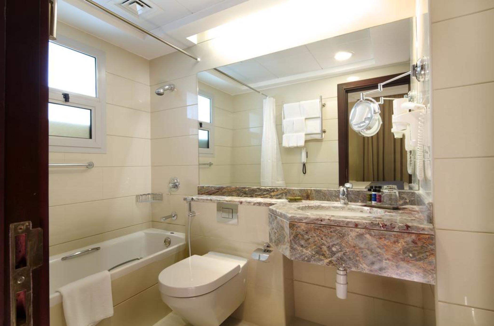 Raviz Center Point 4* Dubai