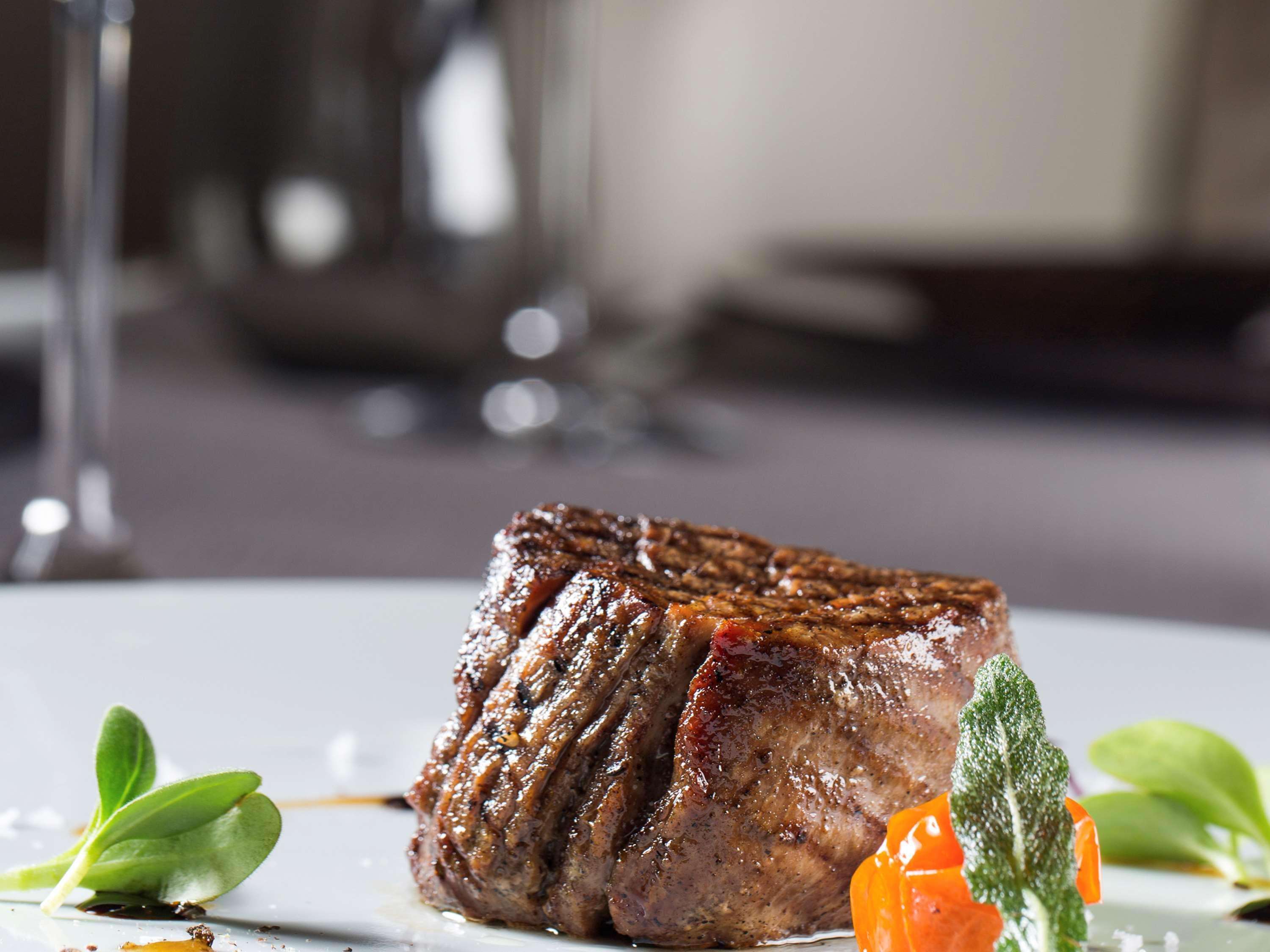 Hotel Pullman Jumeirah Lakes Towers 5*