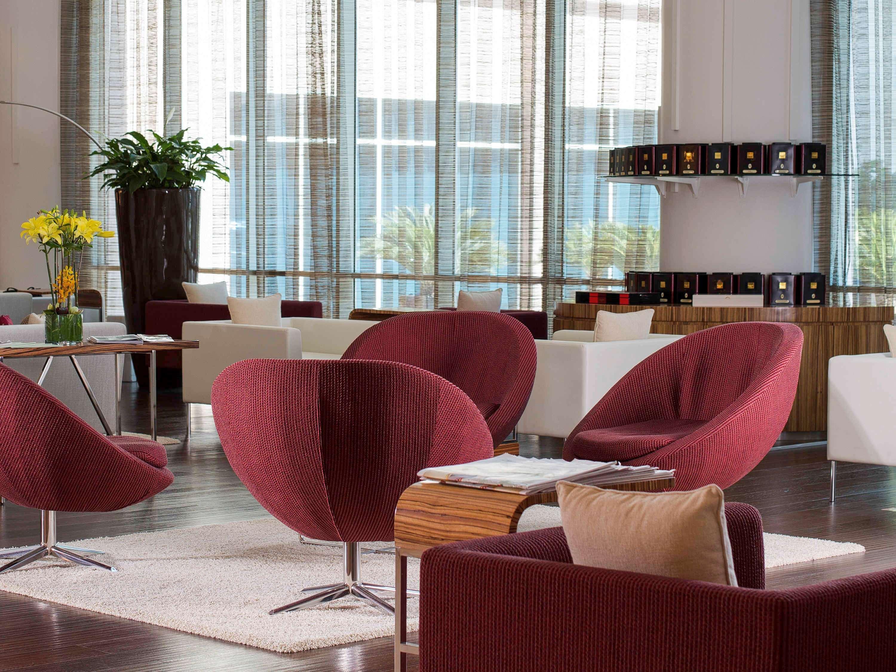 Pullman Jumeirah Lakes Towers Hotel