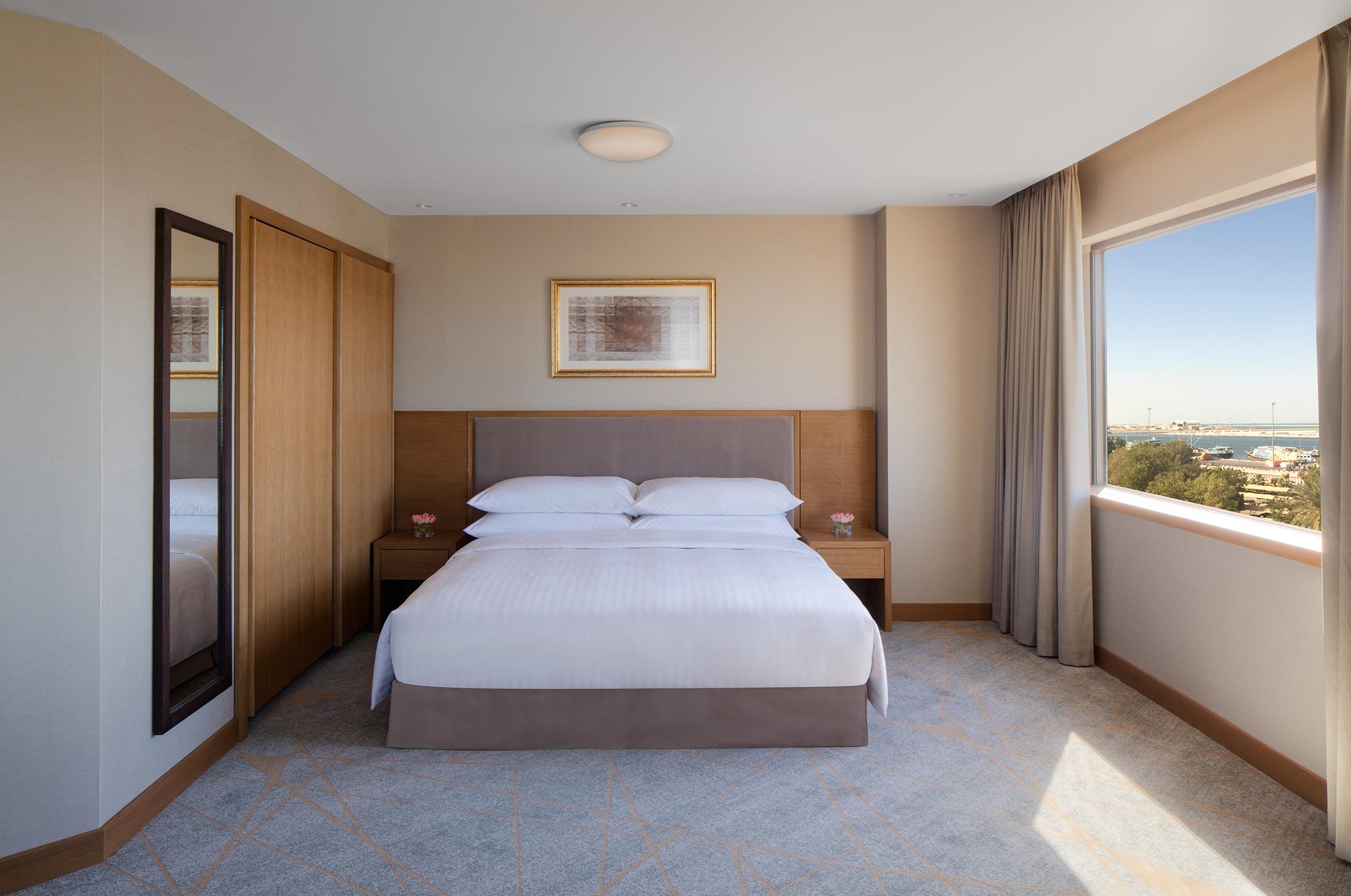 Hyatt Regency Galleria 4*