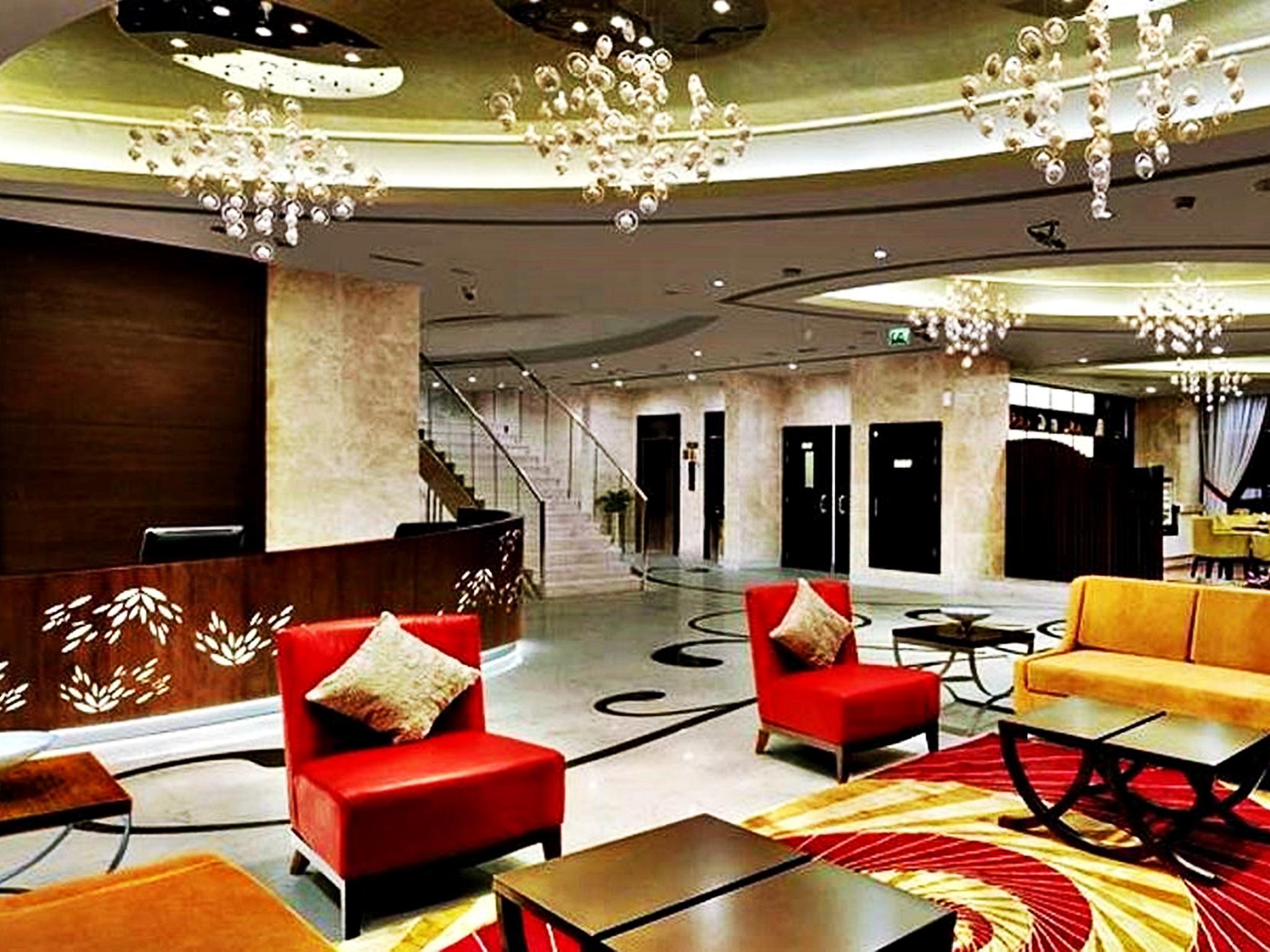 Landmark Premier Hotel 4*