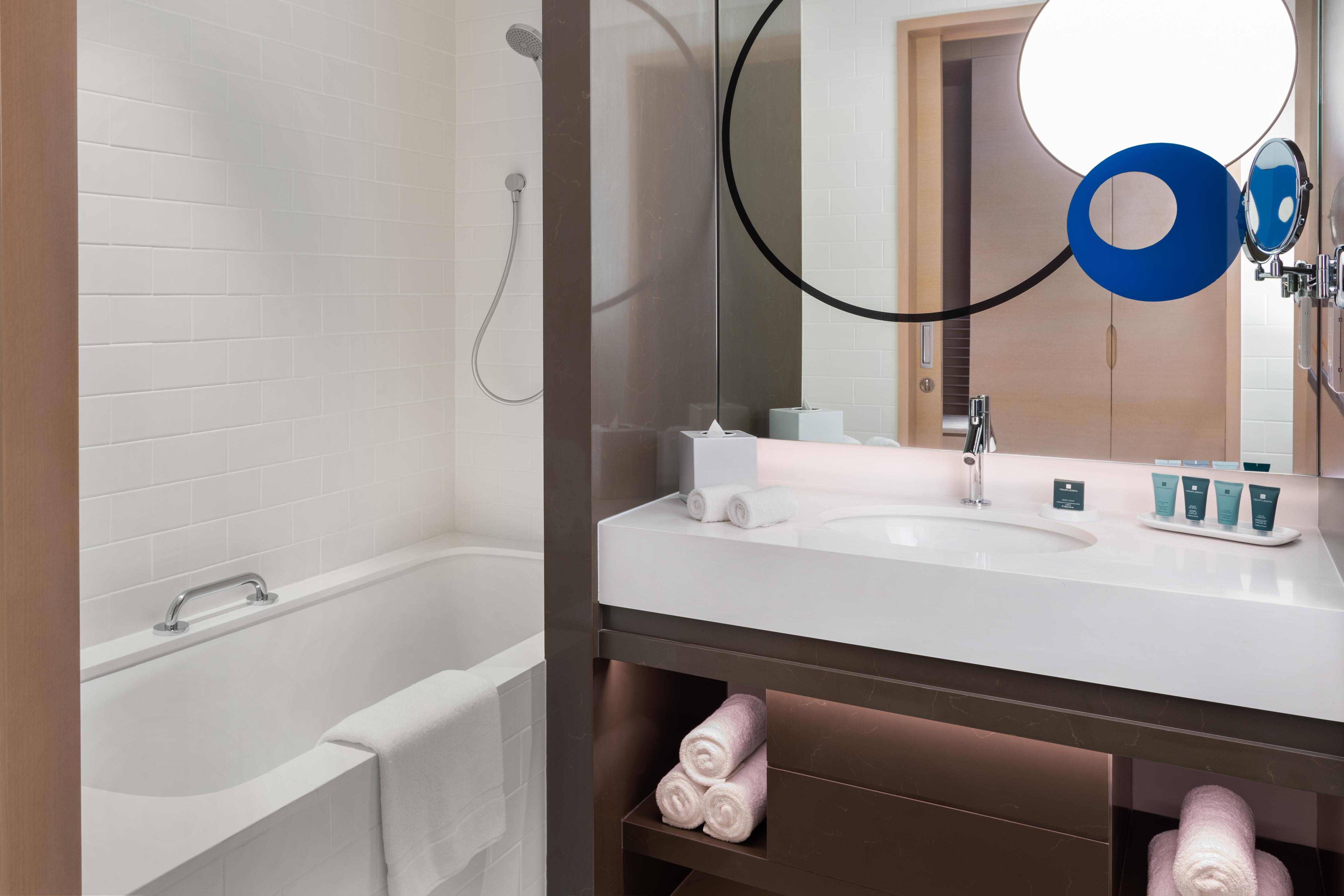Novotel Dubai Gold District Hotel 4*