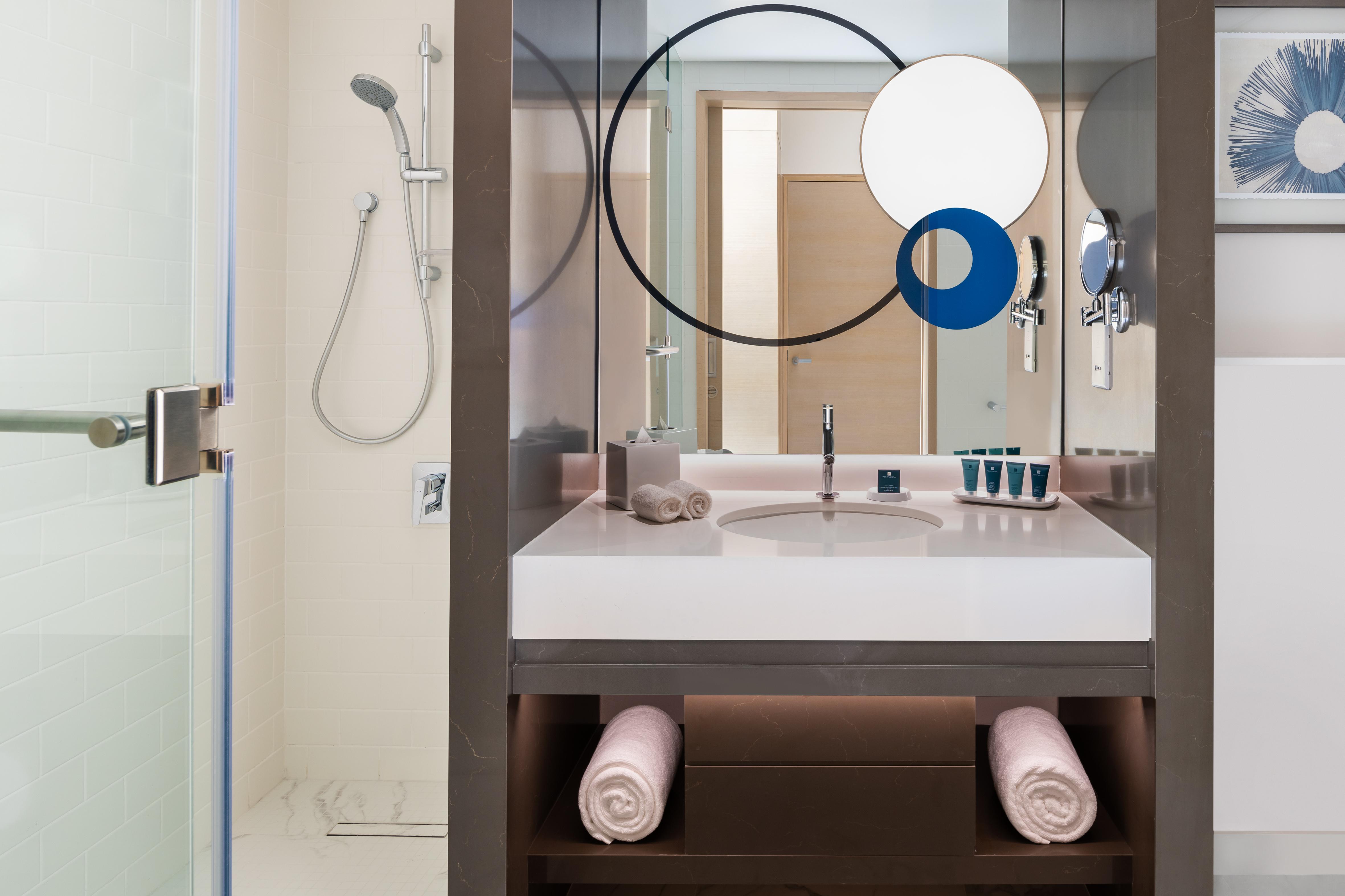 Hotel Novotel Dubai Gold District 4*