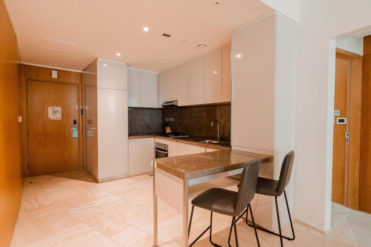 Apartment Five Sky In Jvc With Private Pool *