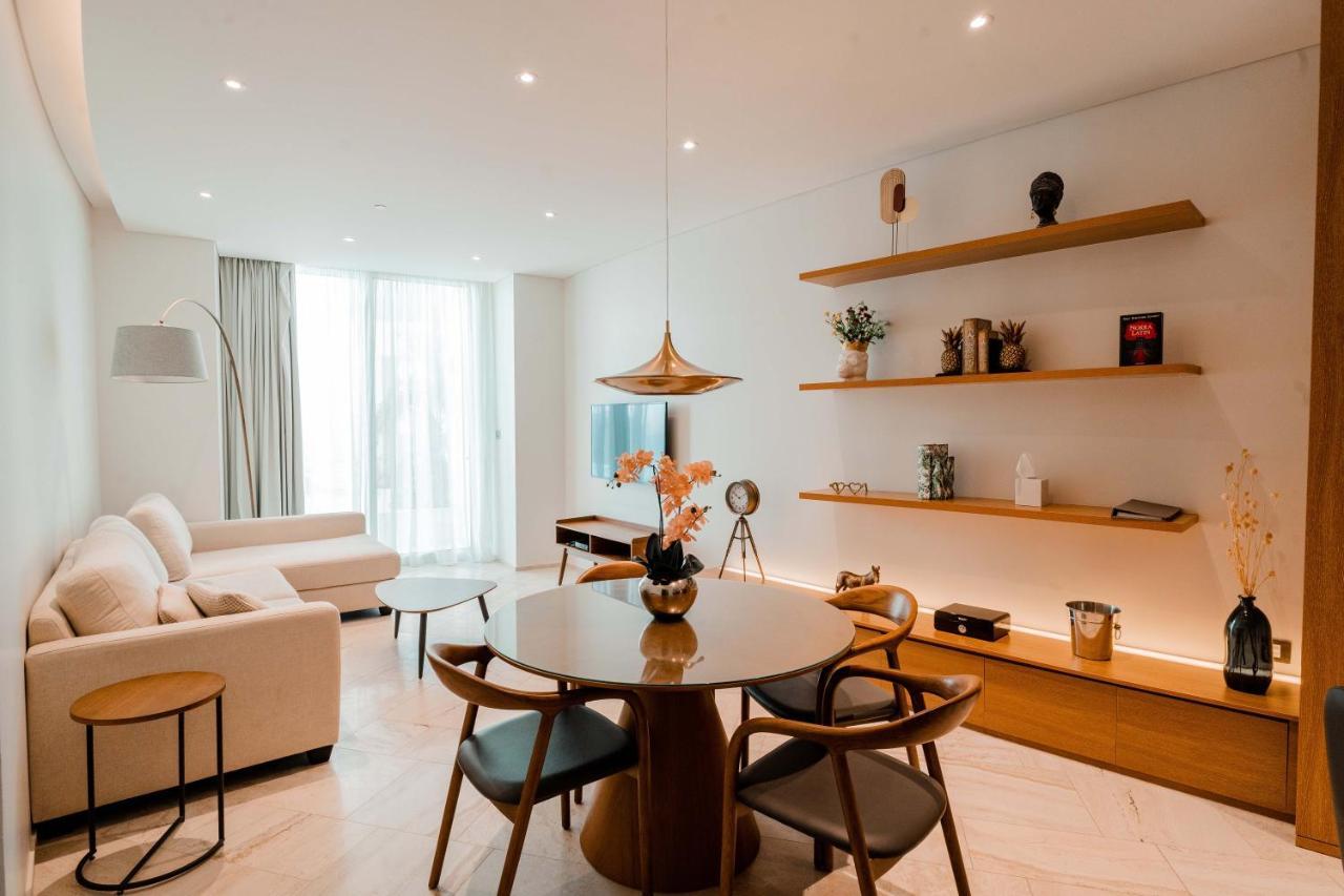 Apartment Five Sky In Jvc With Private Pool *