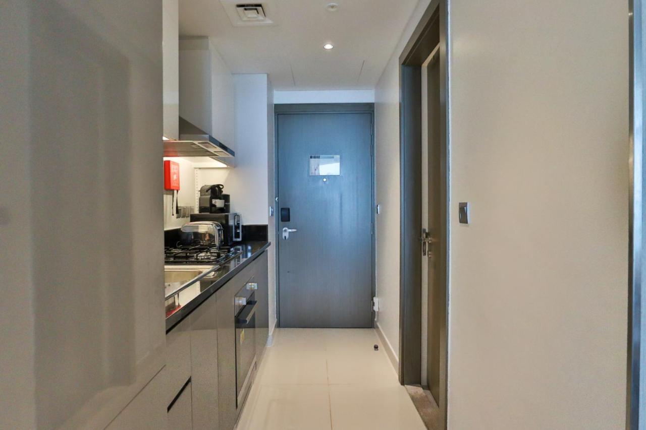Higuests - Roomy And Chic With Panoramic Canal Views Apartment