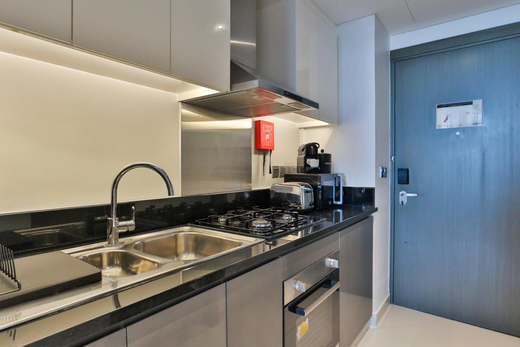 Higuests - Roomy And Chic With Panoramic Canal Views Apartment *