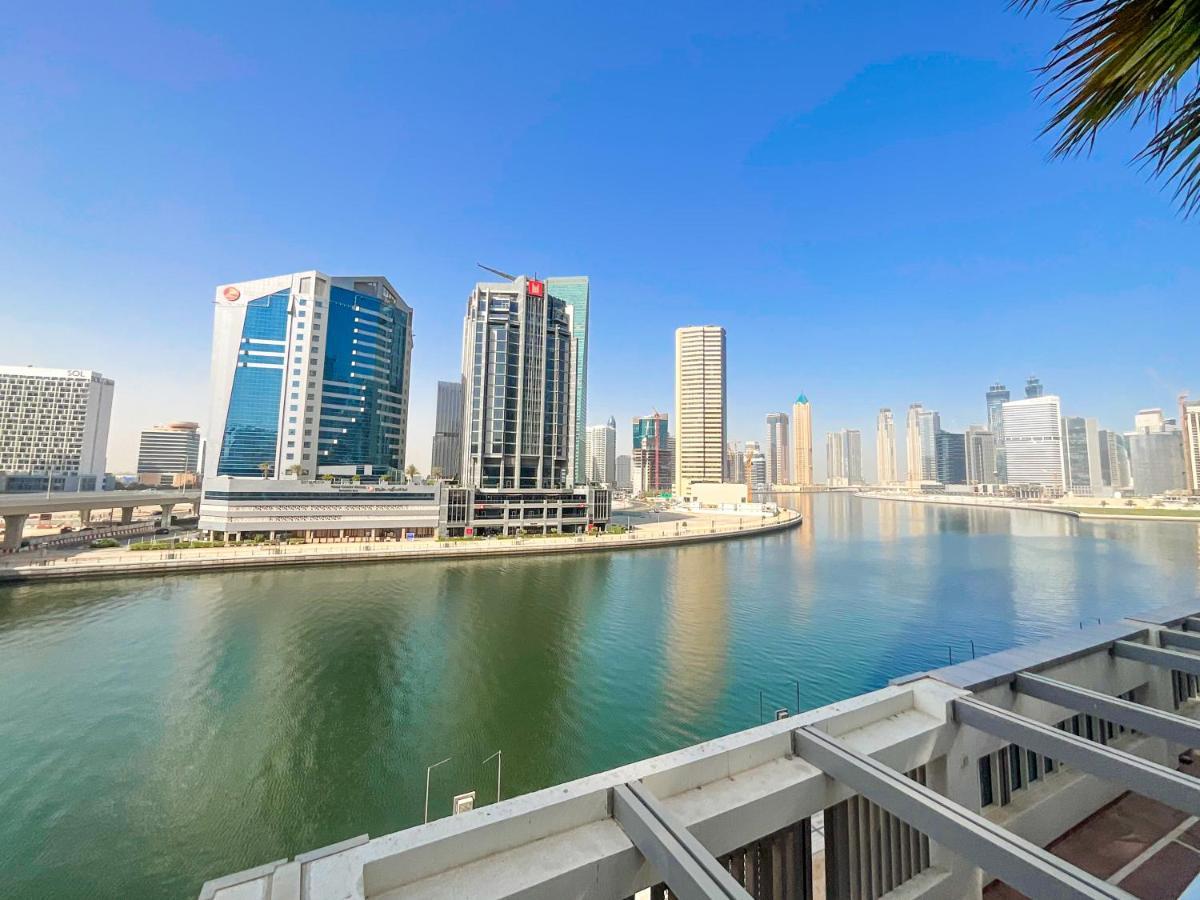 Higuests - Roomy And Chic With Panoramic Canal Views Dubai
