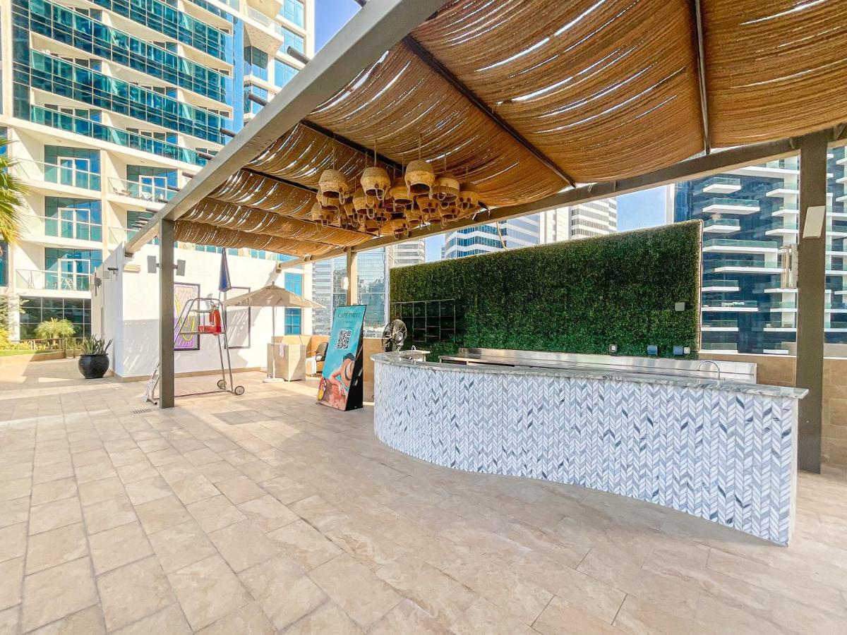 Apartment Higuests - Roomy And Chic With Panoramic Canal Views Dubai