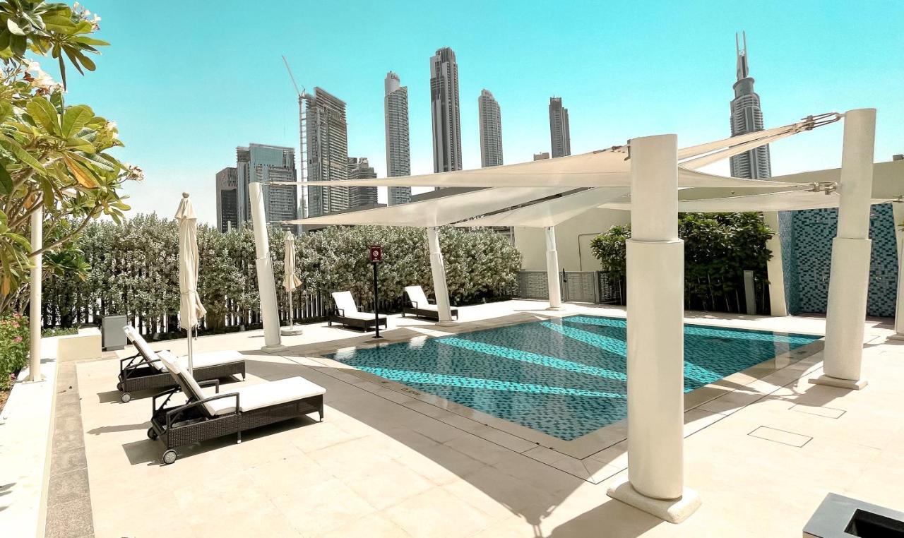 Elite Royal Apartment: Panoramic Burj Khalifa View & Mall Access *
