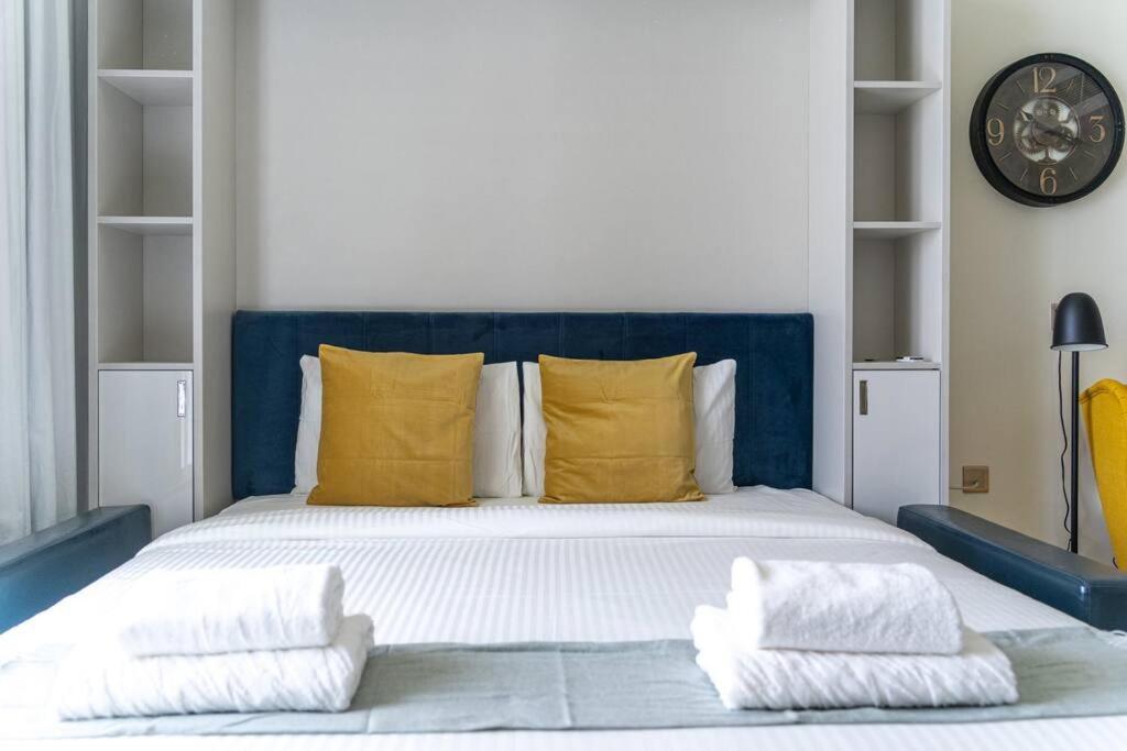 Cosy Studio With Luxurious Pool In Business Bay- Bayz Tower *