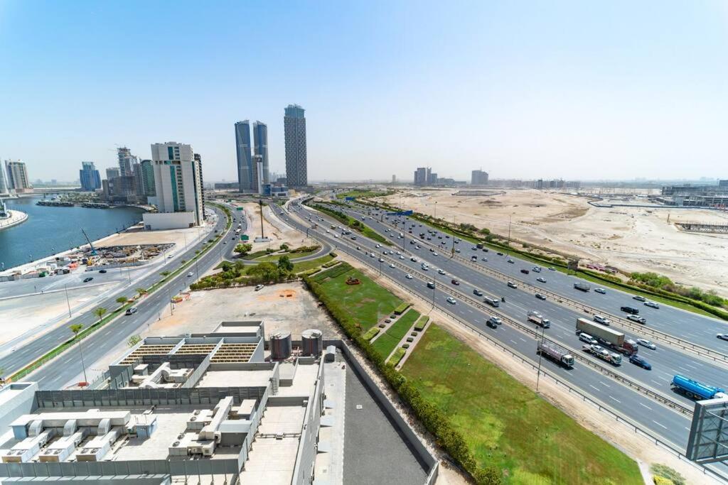 Cosy Studio With Luxurious Pool In Business Bay- Bayz Tower * Dubai